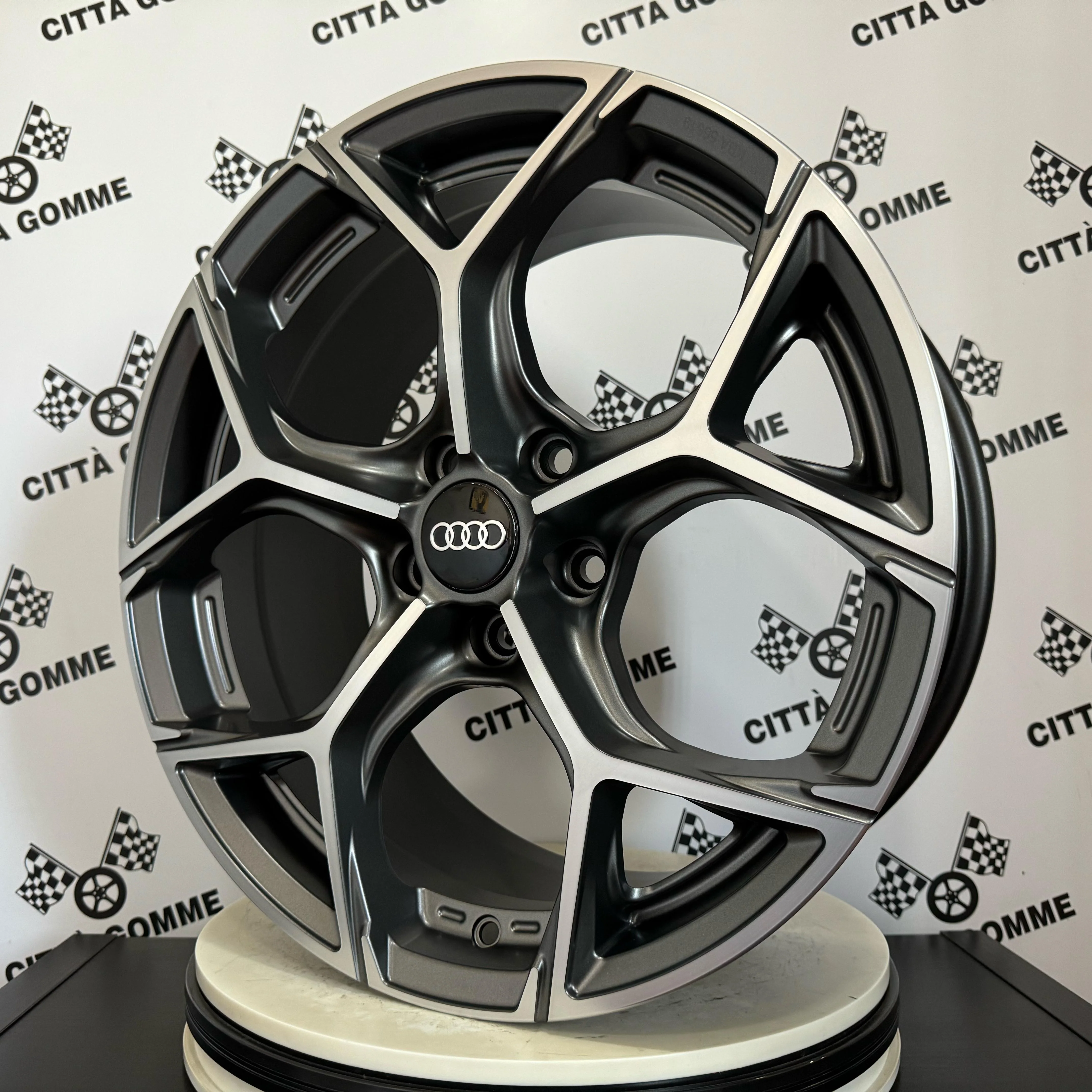 4 Cerchi in lega FANCY per AUDI A3 A4 A5 A6 A7 A8 Q2 Q3 Q4 Q5 Q7 Q8 TT - Image 4