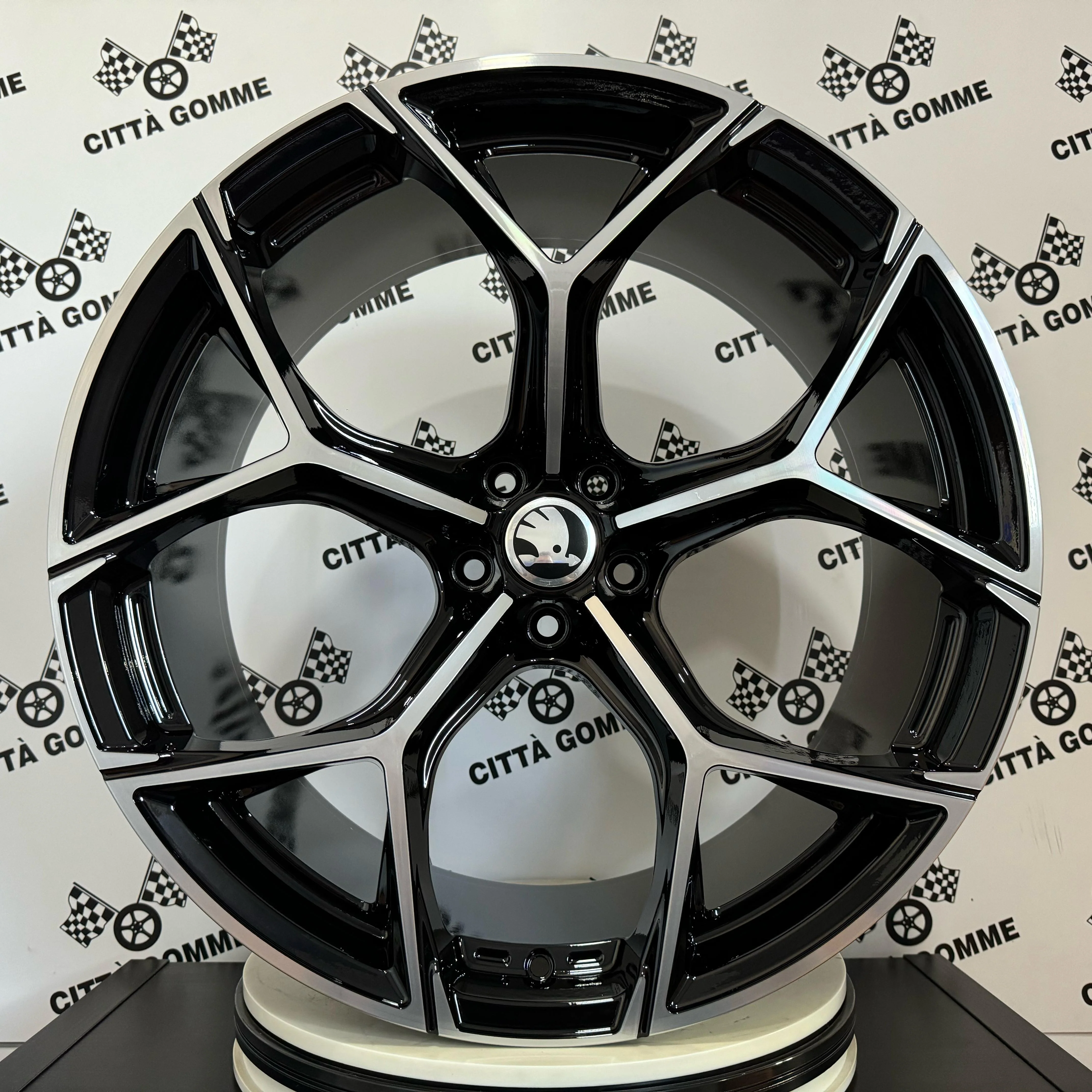 4 Cerchi in lega FANCY per SKODA FABIA - Image 2