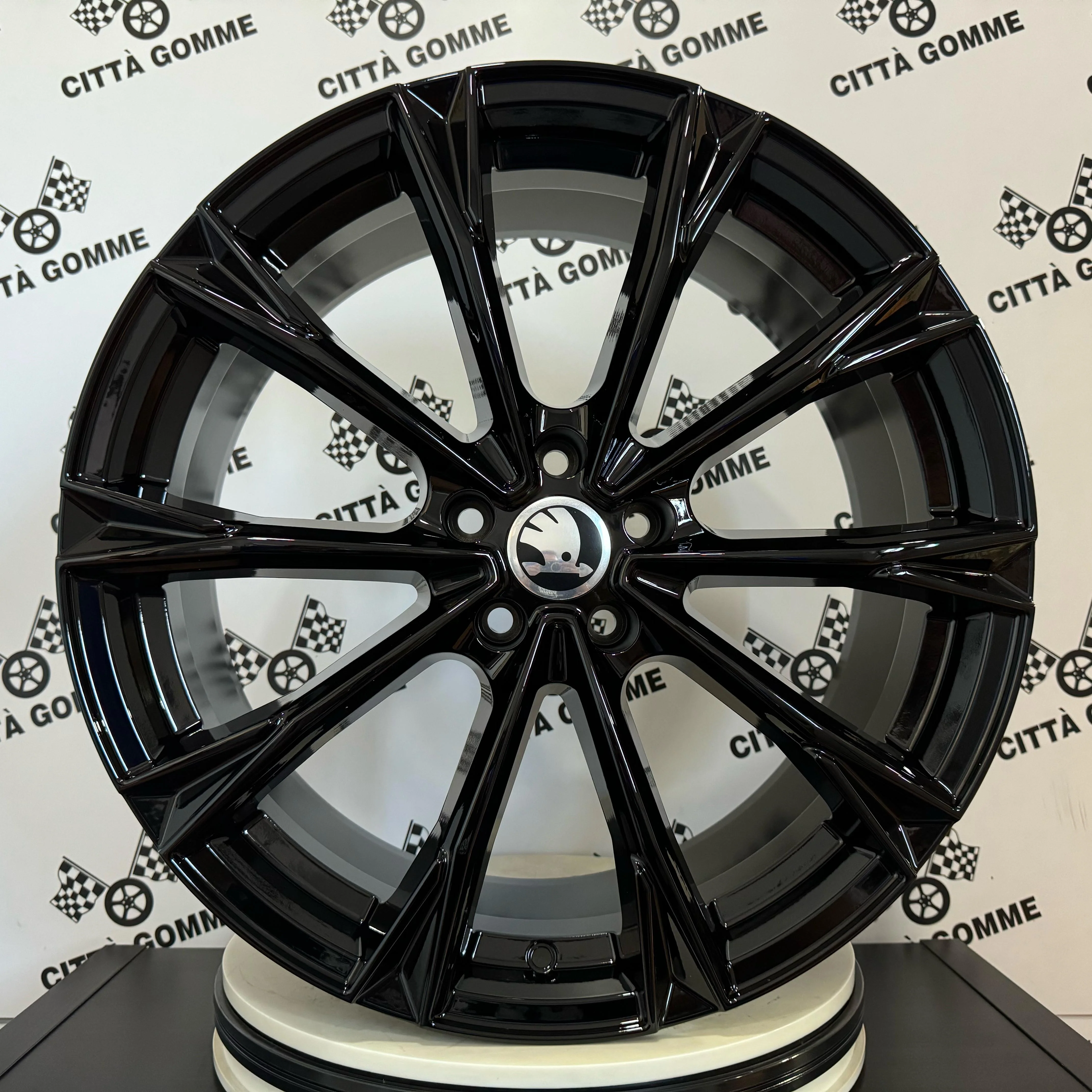 4 Cerchi in lega Totale per SKODA KODIAQ ENYAQ OCTAVIA SUPERB - Image 5