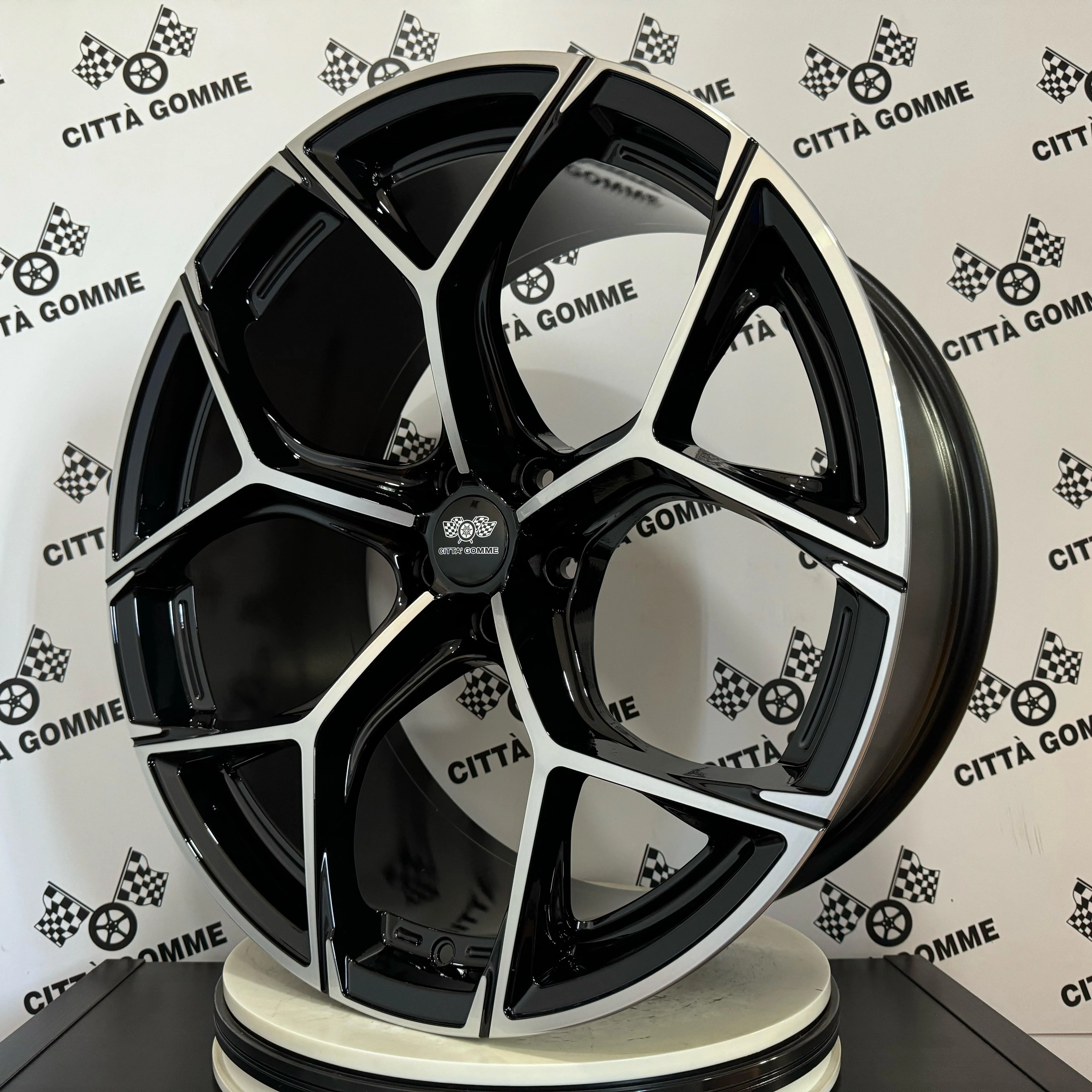 4 Cerchi in lega ULTRIVITY per VOLVO EX90 - Image 2