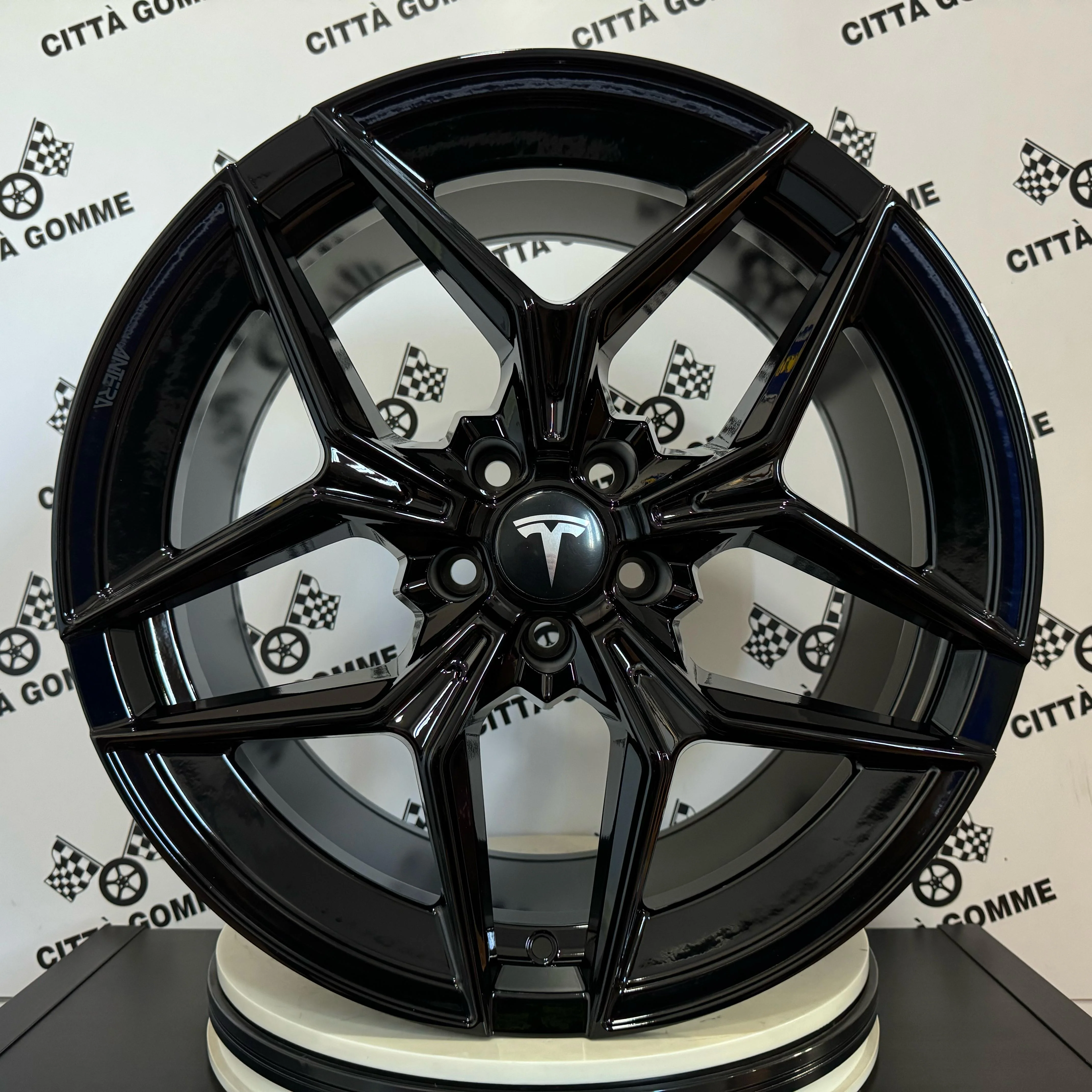 Set 4 Cerchi in lega Antera A107 TESLA MODEL 3 MODEL Y
