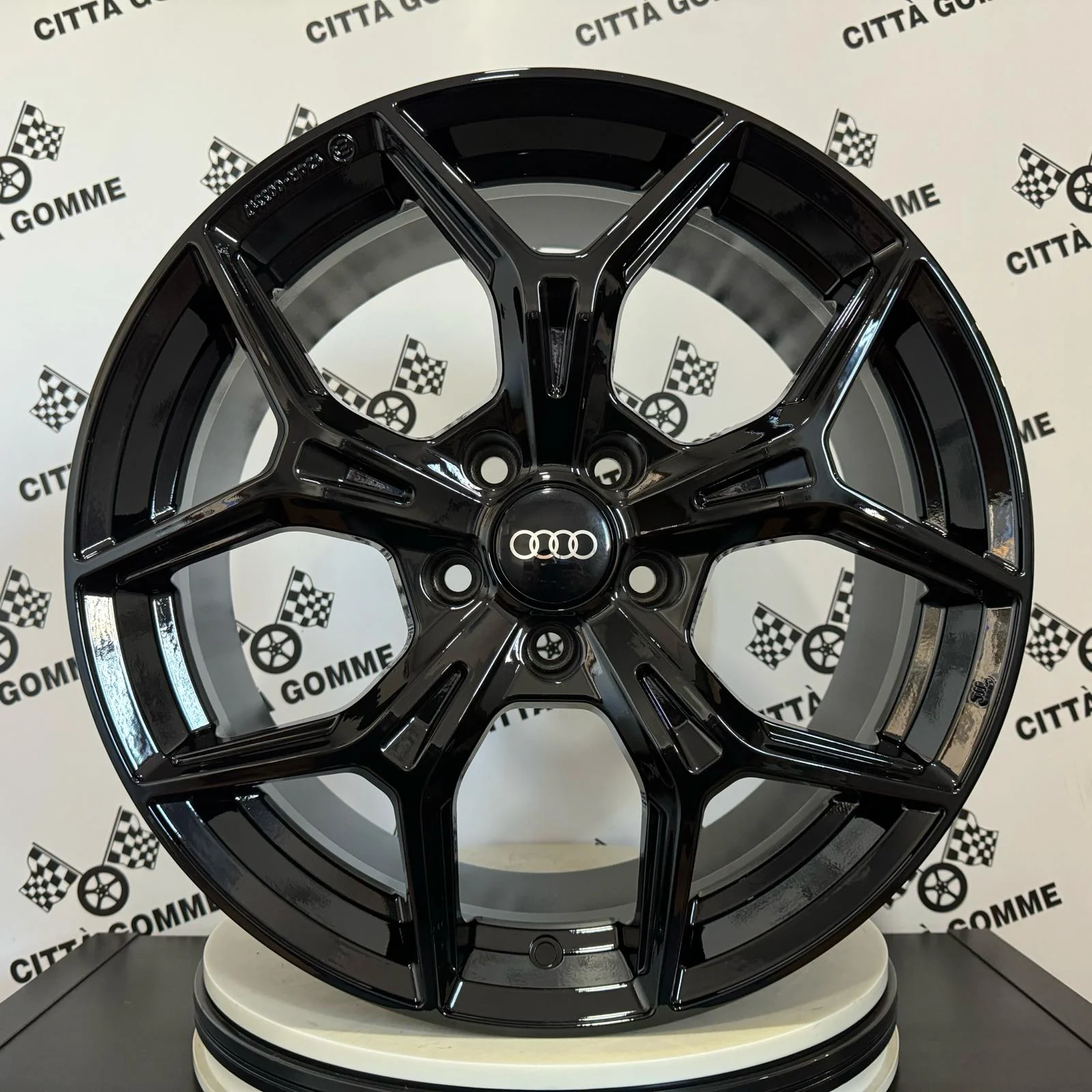Set 4 Cerchi in lega EPICA per Audi A3 A4 A6 A7 A8 Q2 Q3 Q4 Q5 TT - Image 3
