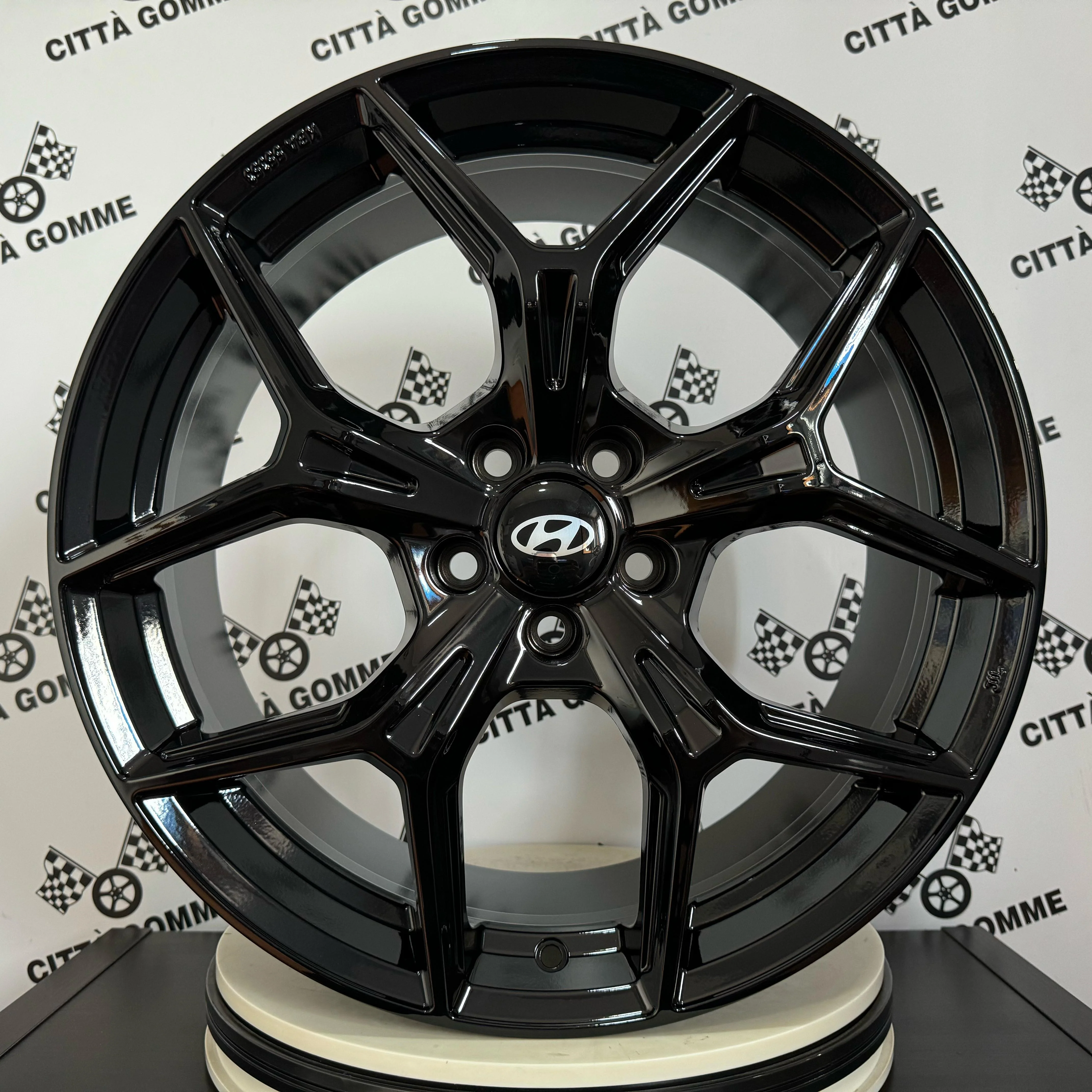 Set 4 Cerchi in lega Epica per Hyundai iX20 iX35 i30 i40 Kona Ioniq Tucson XG Elantra - Image 3