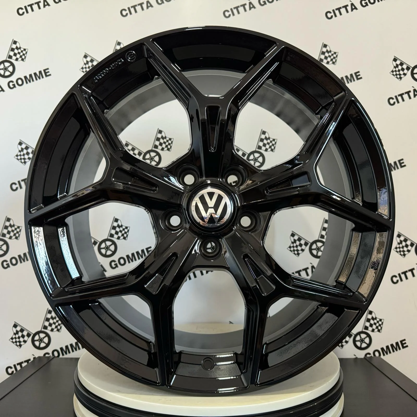 Set 4 Cerchi in lega Epica per Volkswagen Golf 4 Polo Taigo T-CROSS - Image 3