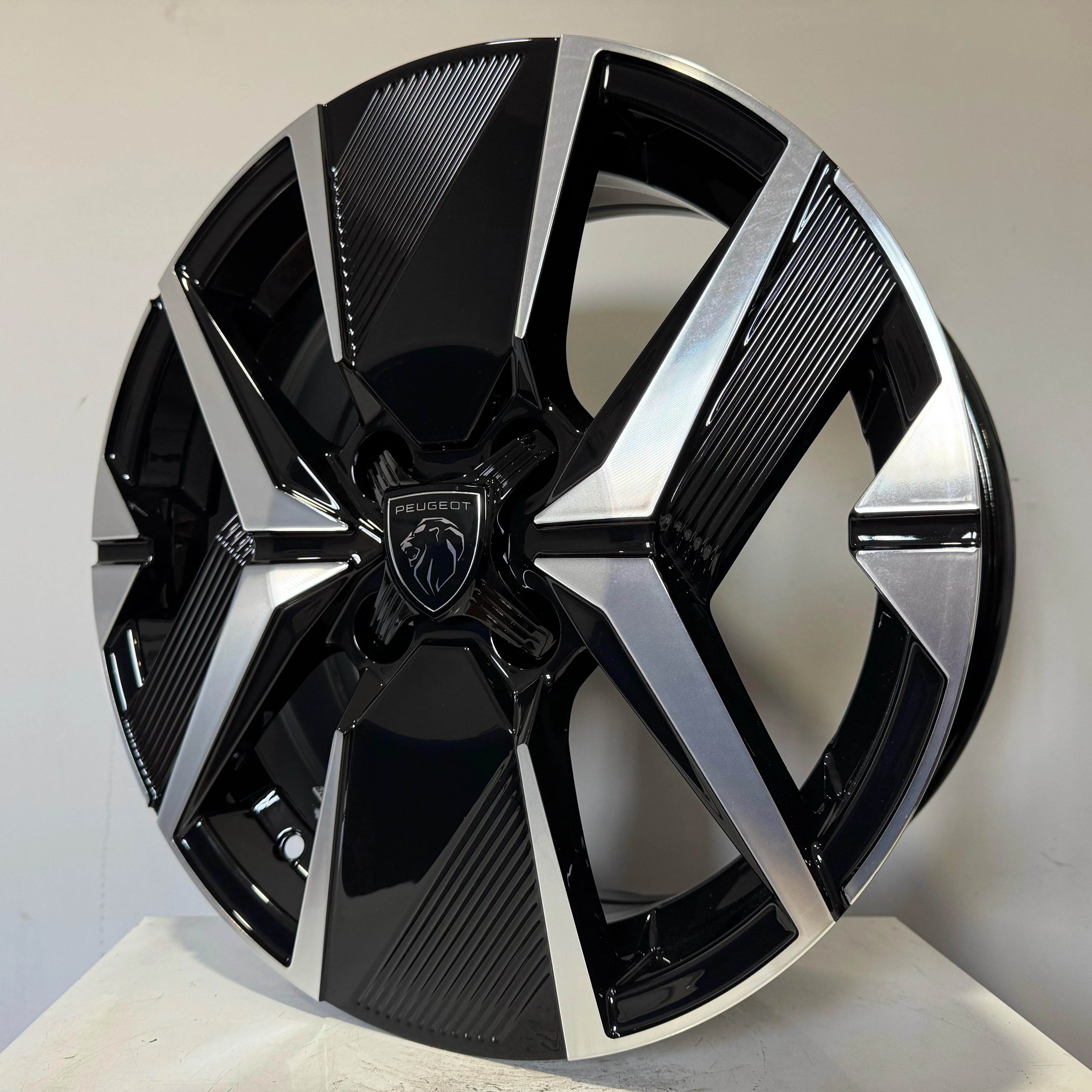 Set 4 Cerchi in lega ERIOL per Peugeot 2008 208 307 207 308 3008 5008 - Image 6
