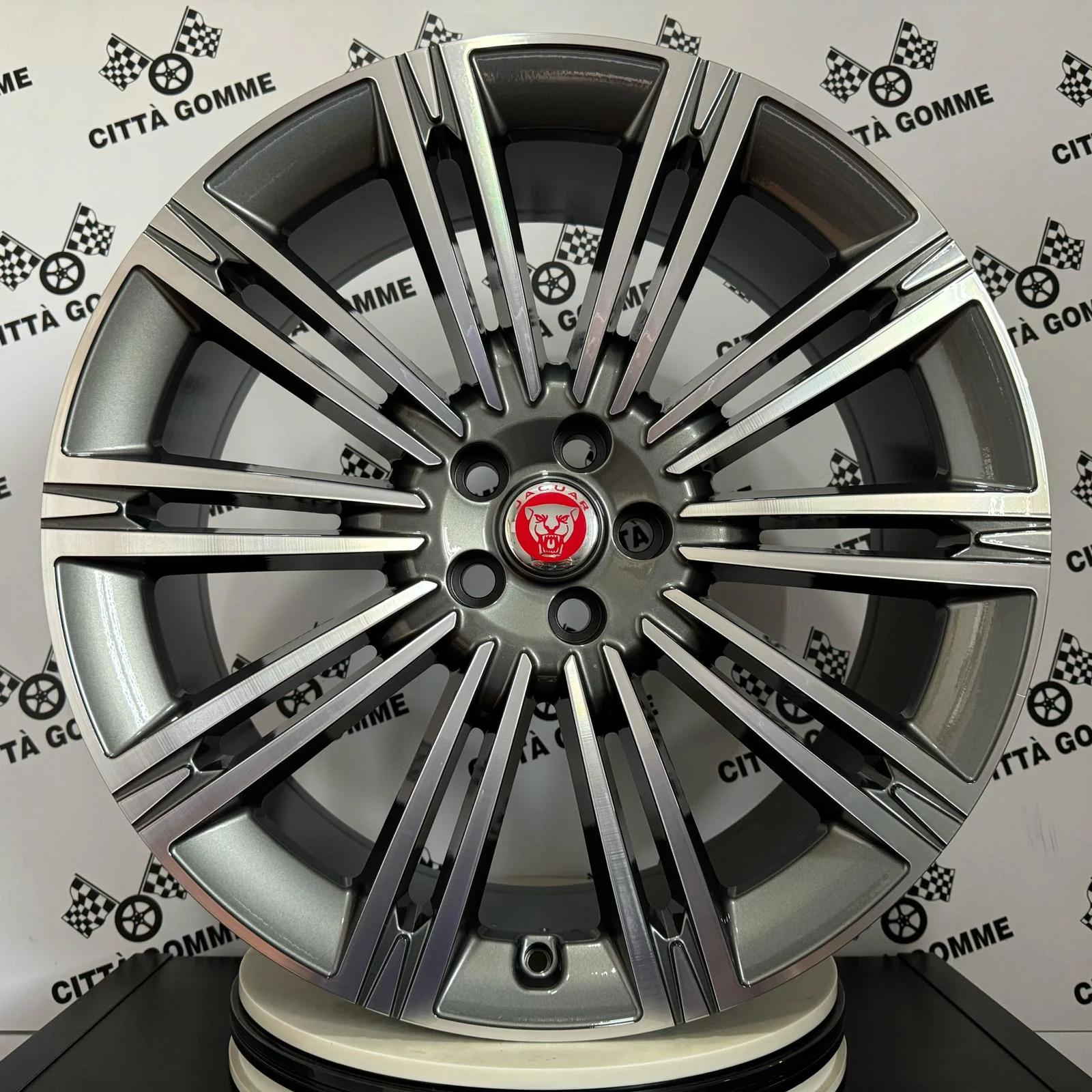 Set 4 Cerchi in lega EXPERIENCE per JAGUAR E-PACE F-PACE i-PACE - Image 2