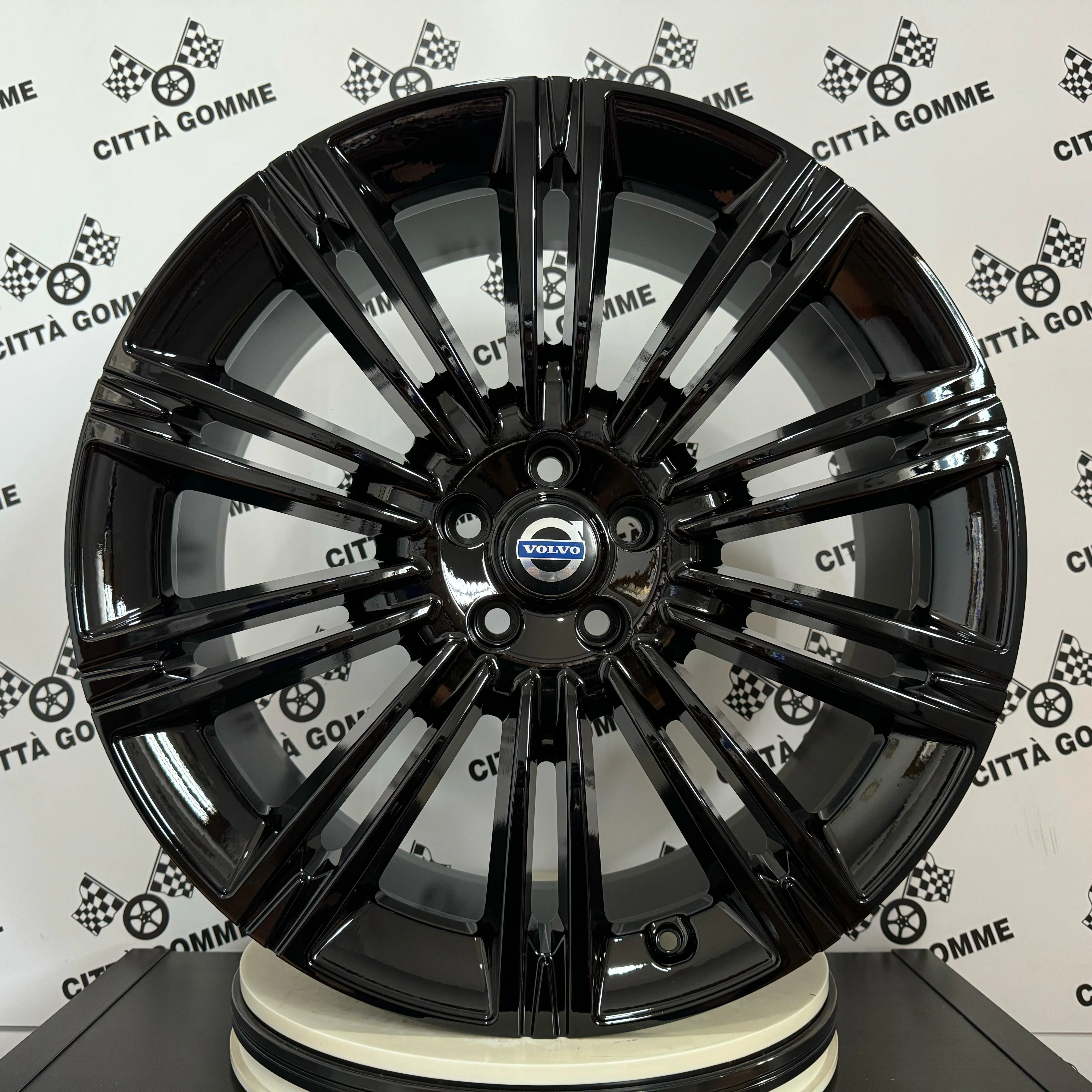 Set 4 Cerchi in lega EXPERIENCE per Volvo S90 V90 XC60 XC90 - Image 6