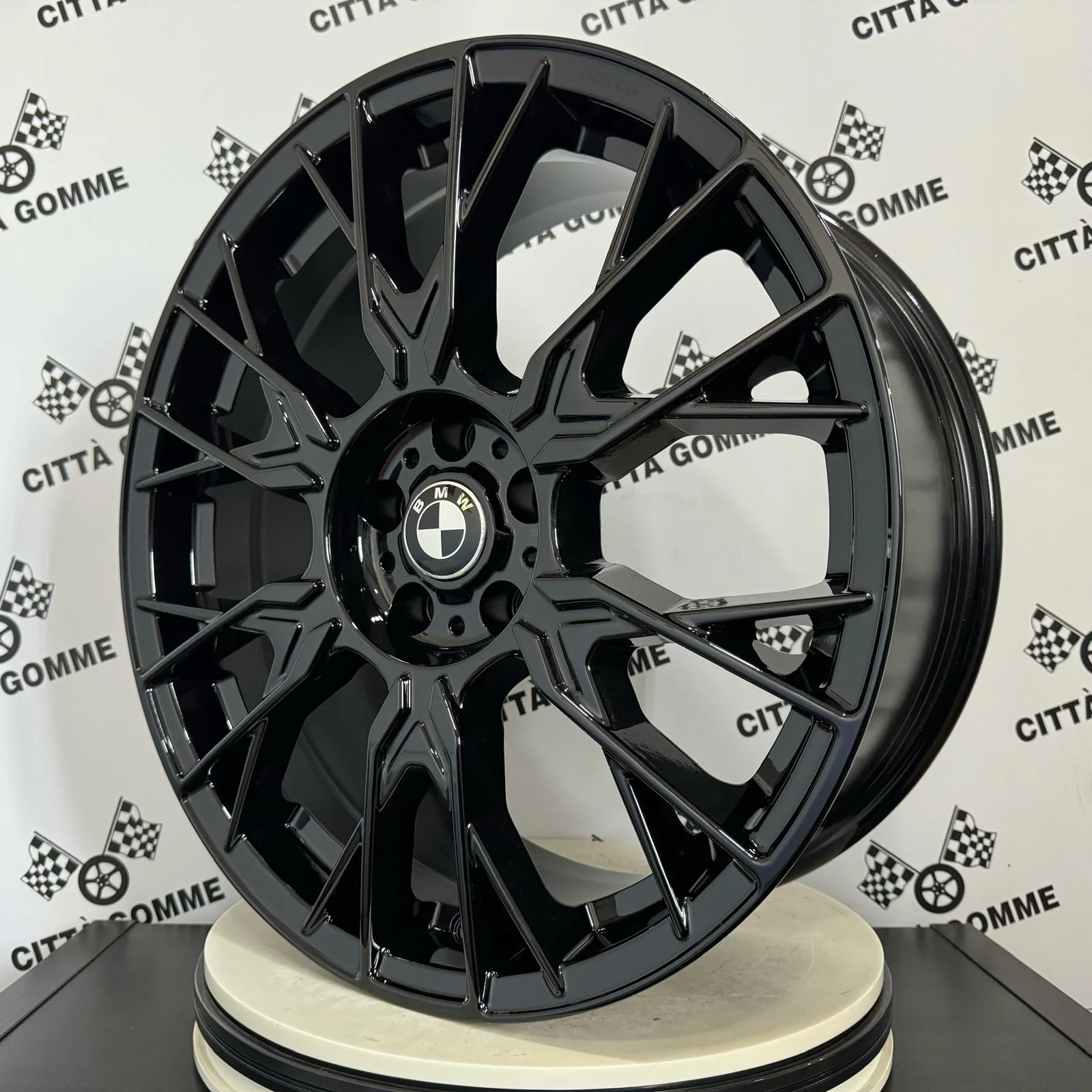 Set 4 Cerchi in lega Fender per BMW X1 2015> X2 X3 X4 Serie 5 2017> Serie 1 2 3 4 5 6 7 8 X5 X6 2019> Serie 2 Active / Gran Tourer - Image 4