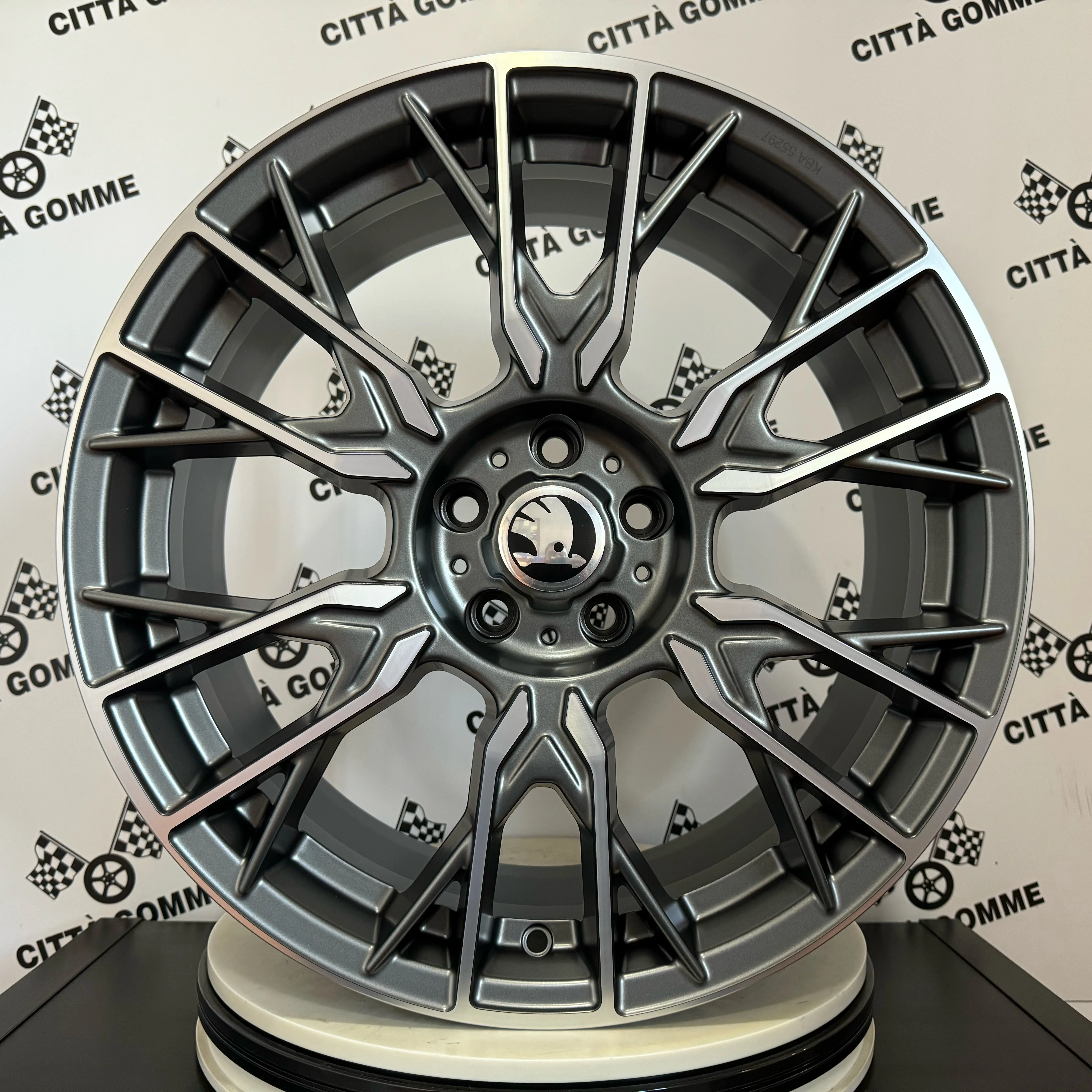 Set 4 Cerchi in lega Fender per Skoda Karoq Kodiaq Octavia Superb Yeti Enyaq - Image 6