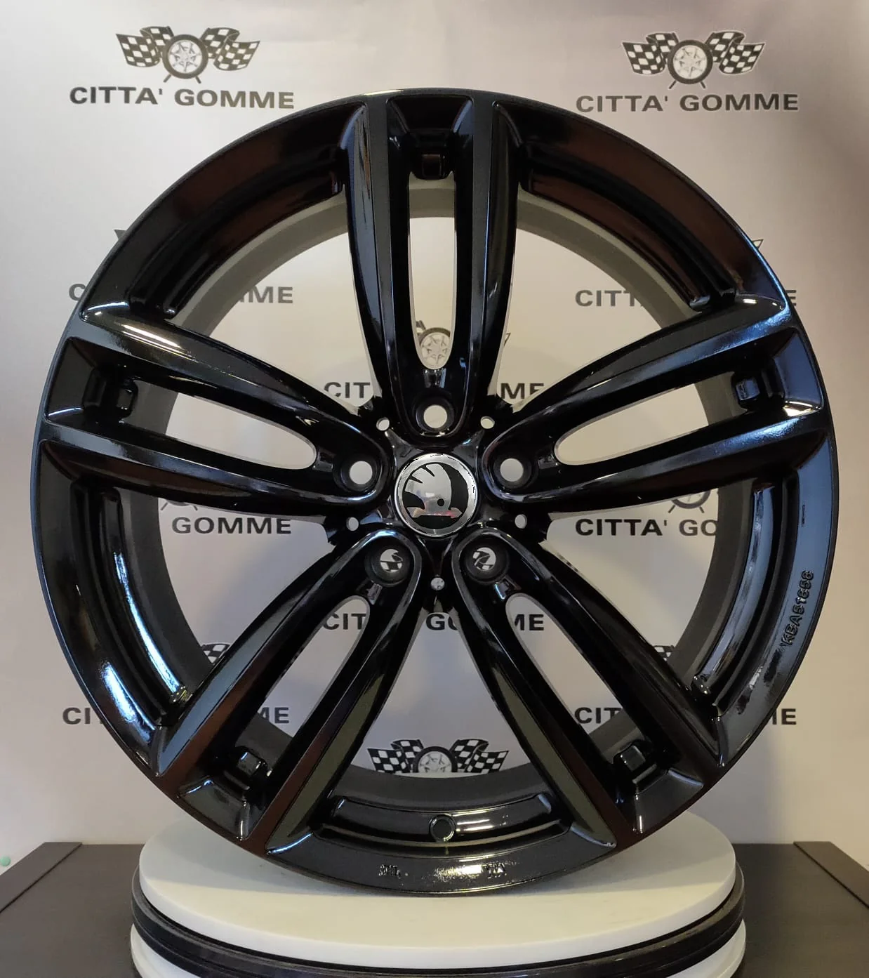 Set 4 Cerchi in lega Oxford per Skoda Karoq Kodiaq Octavia Superb Yeti Enyaq - Image 2