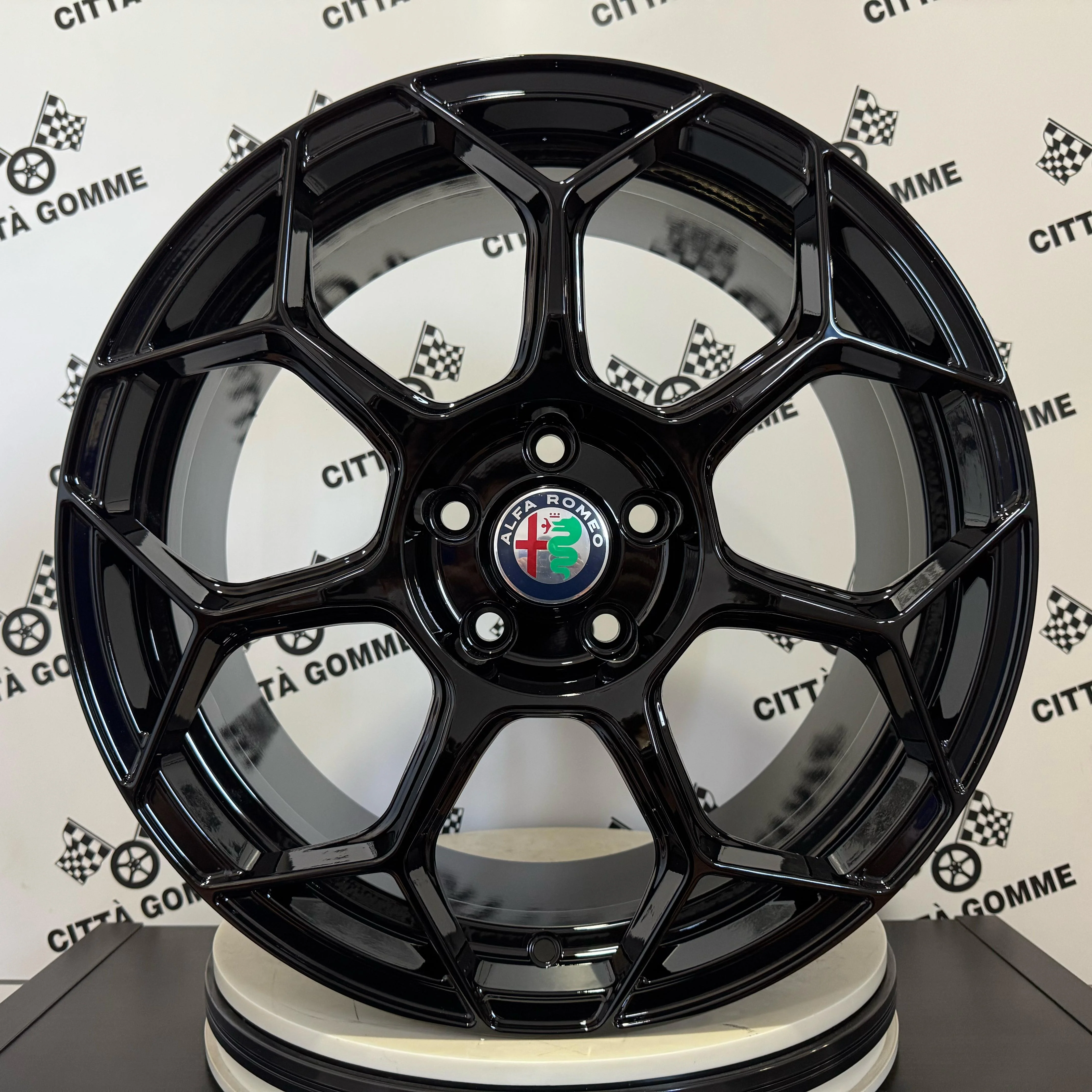 Set 4 Cerchi in lega Raceway per Alfa Giulia Stelvio Giulietta Tonale 159 Brera Spider - Image 5