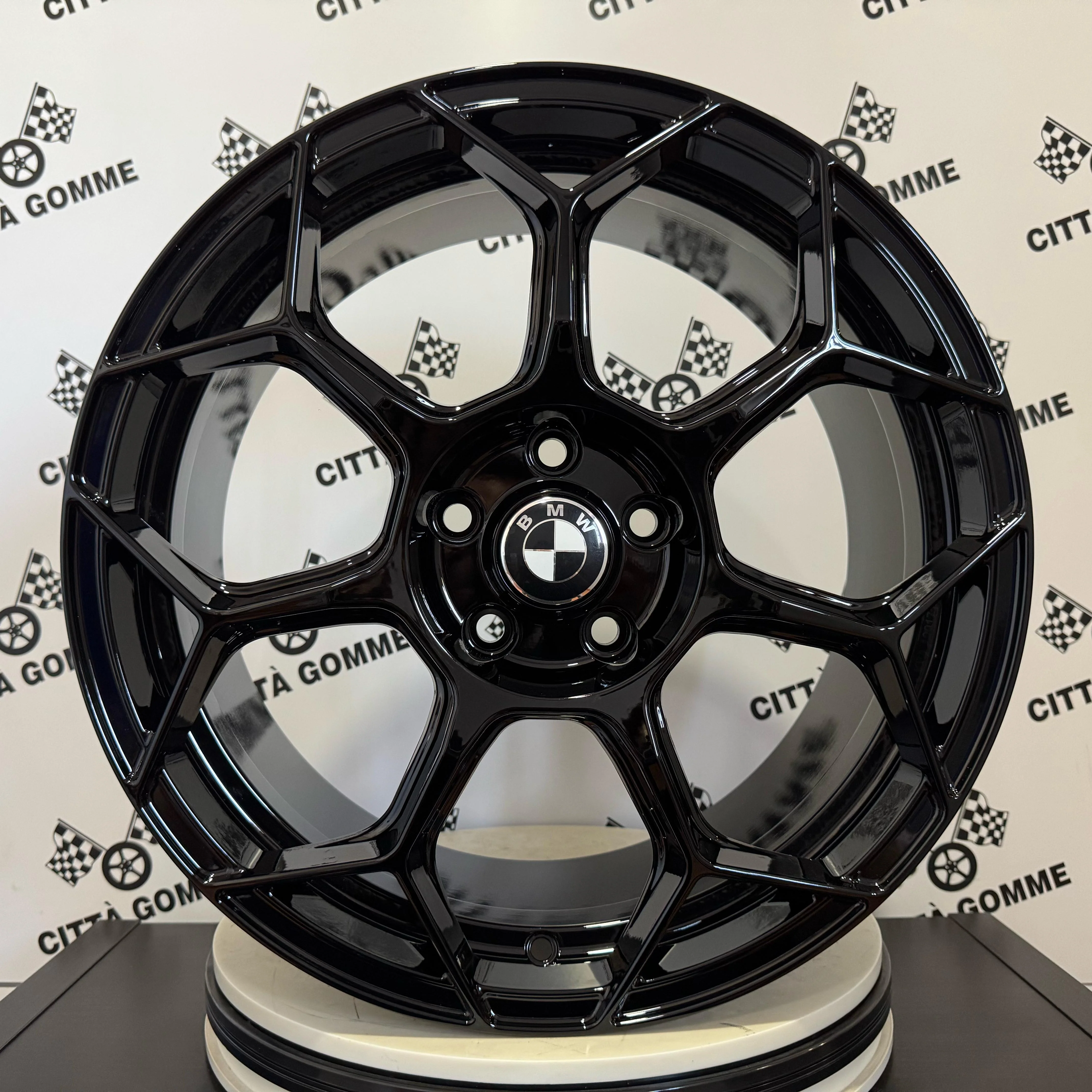 Set 4 Cerchi in lega Raceway per BMW X1 2015> X2 X3 X4 Serie 5 2017> Serie 1 3 2019> Serie 2 Active / Gran Tourer - Image 3