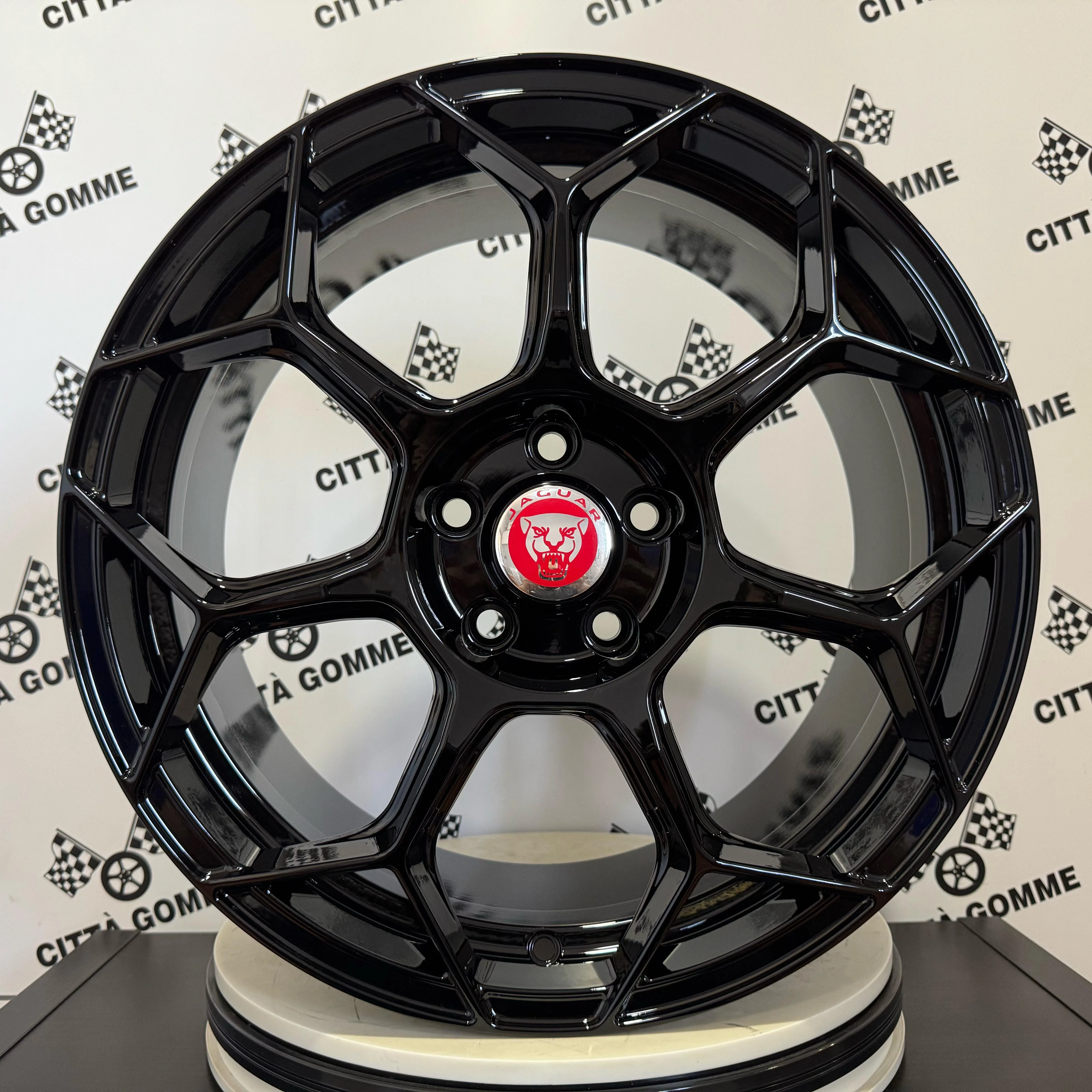 Set 4 Cerchi in lega Raceway per Jaguar E-Pace F-Pace S-Type X-Type XE XJ XF Sportbrake - Image 3