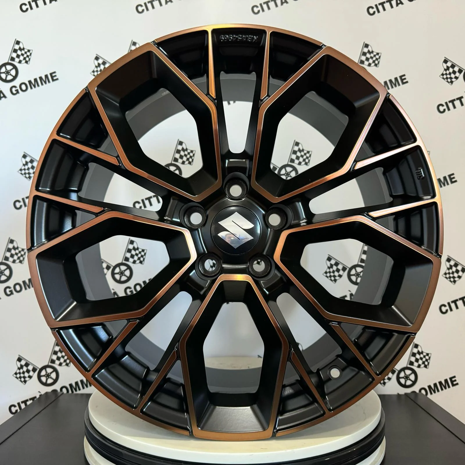 Set 4 Cerchi in lega STILO per Suzuki Gran Vitara Kizashi S-Cross SX4 Across Swace - Image 3