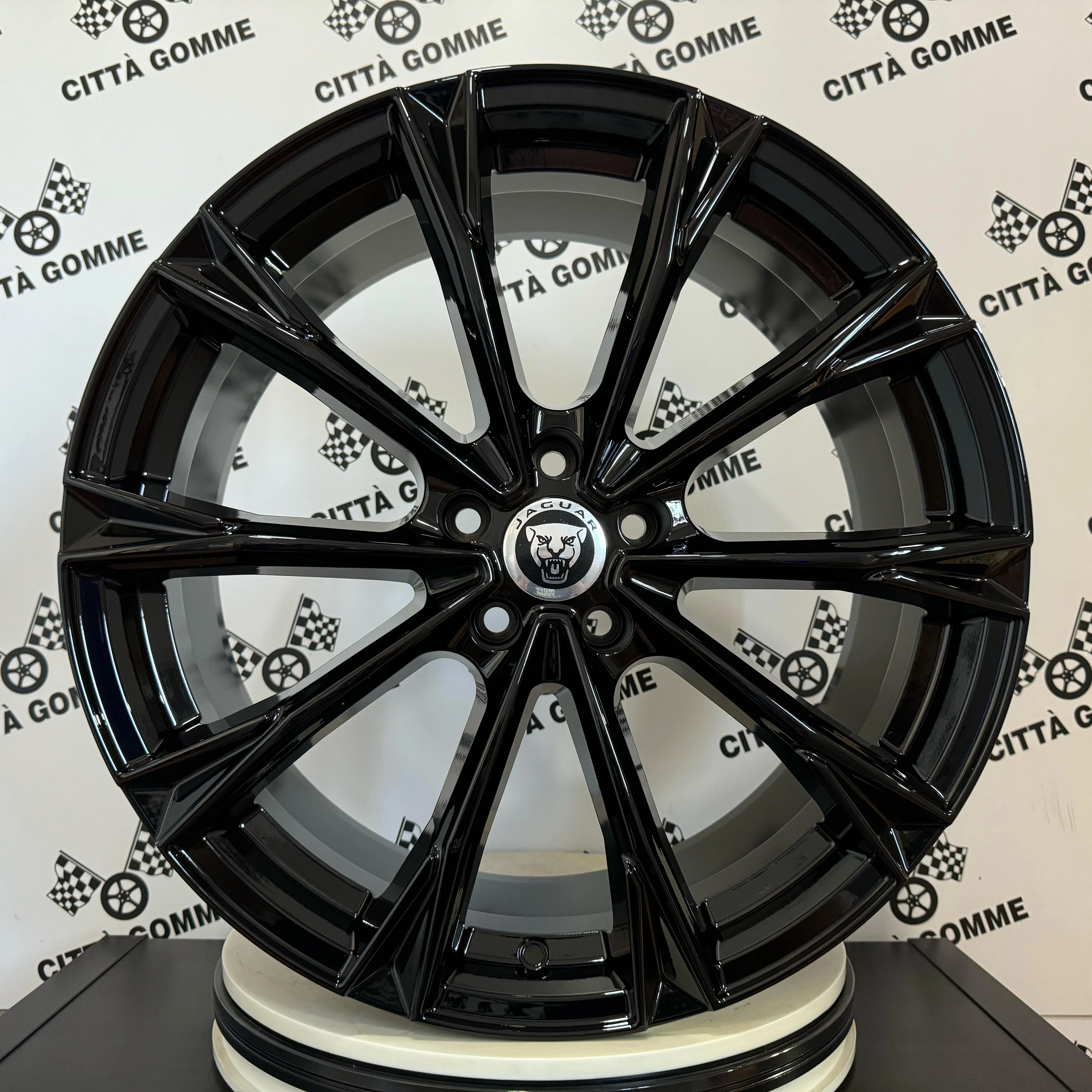 Set 4 Cerchi in lega Totale per JAGUAR F-PACE S-TYPE I-PACE XE XF XJ XK - Image 5