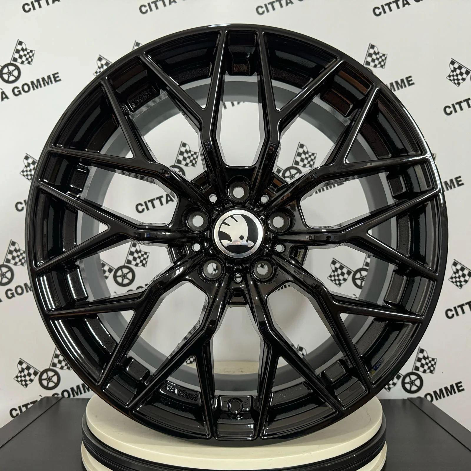 SET 4 Cerchi in lega Viperx per Skoda Karoq Kodiaq Octavia Superb Yeti Enyaq - Image 3