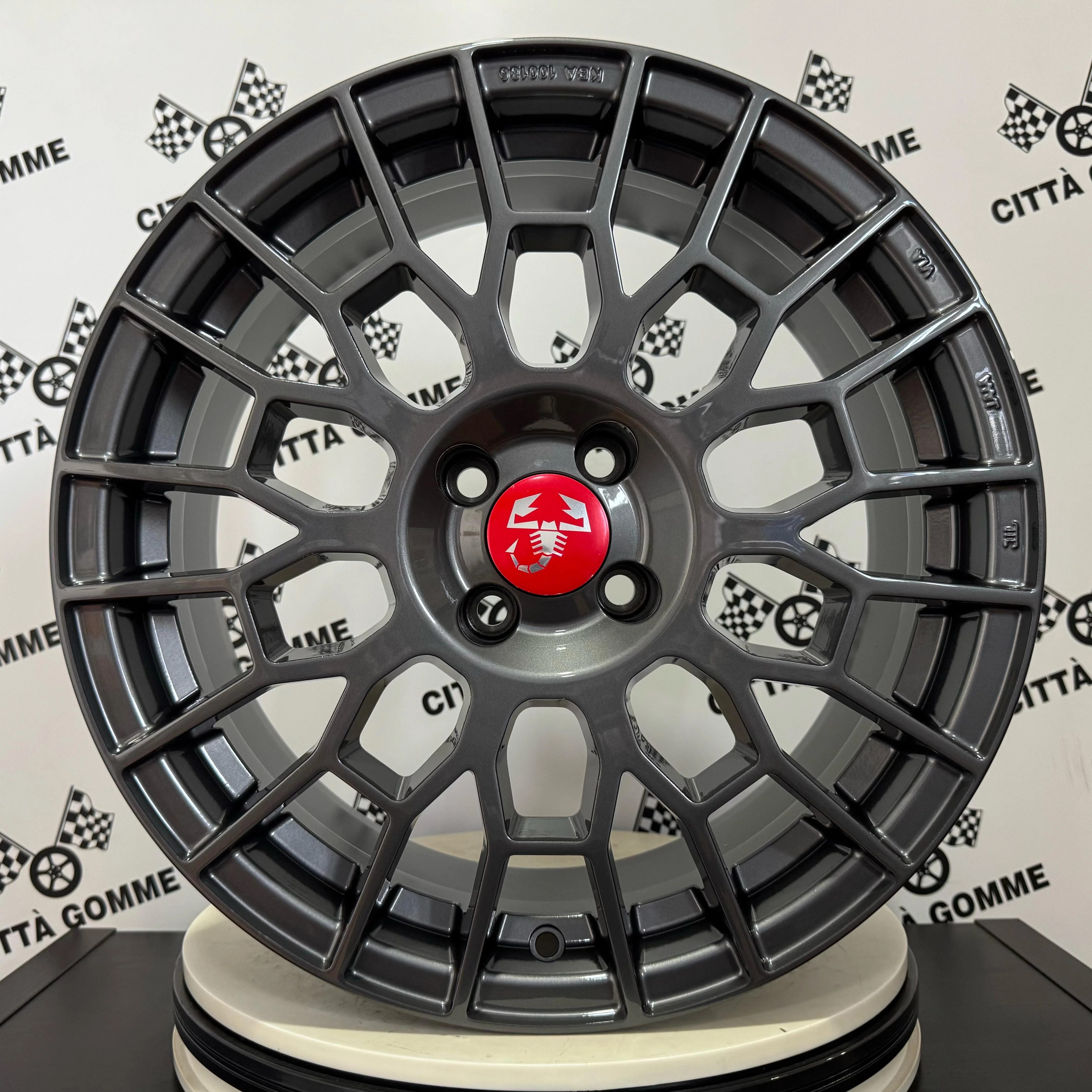 Set da 4 Cerchi in lega APX per ABARTH 500 500E (LOGO ROSSO) - Image 3