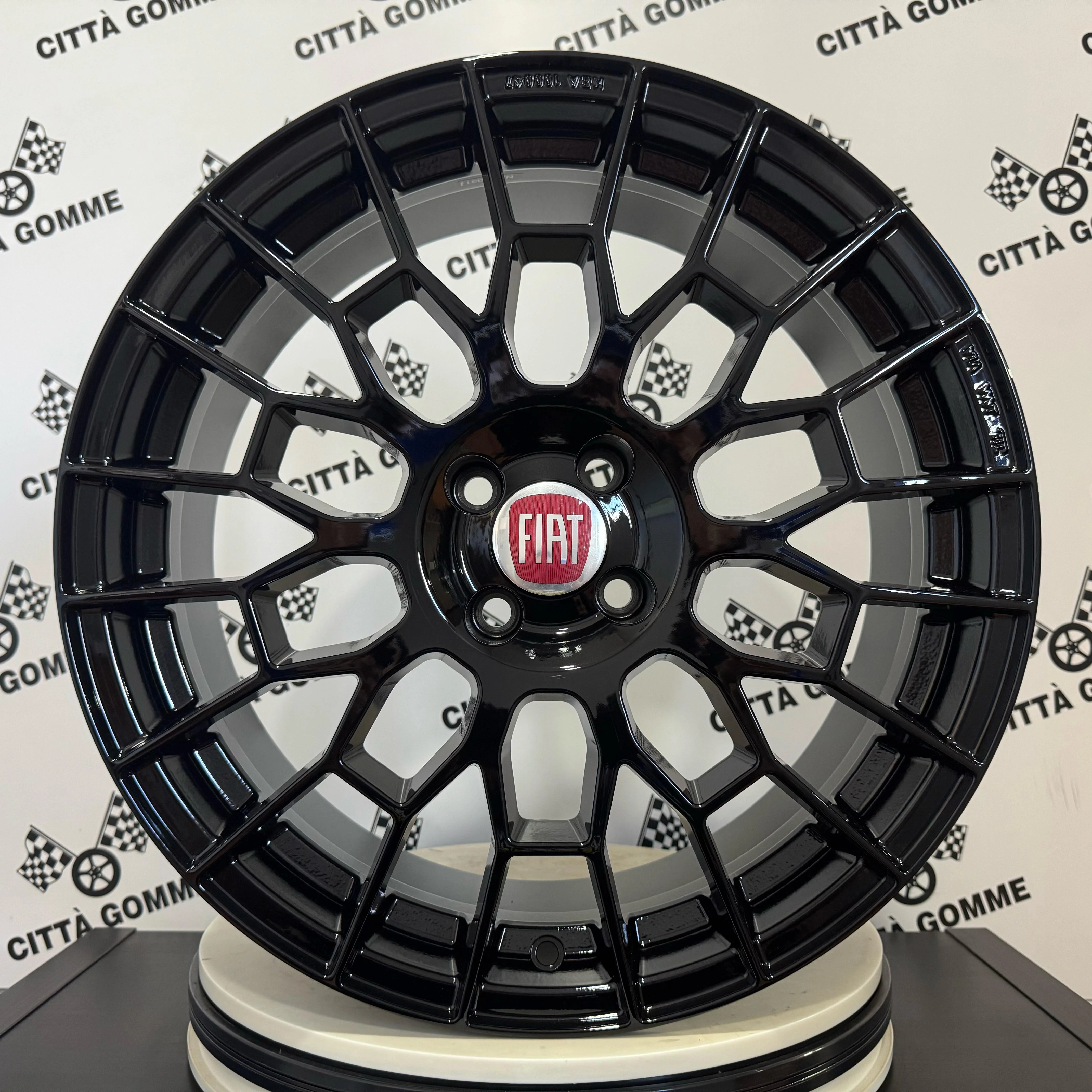 Set da 4 Cerchi in lega APX per FIAT GRANDE PANDA 600E - Image 2