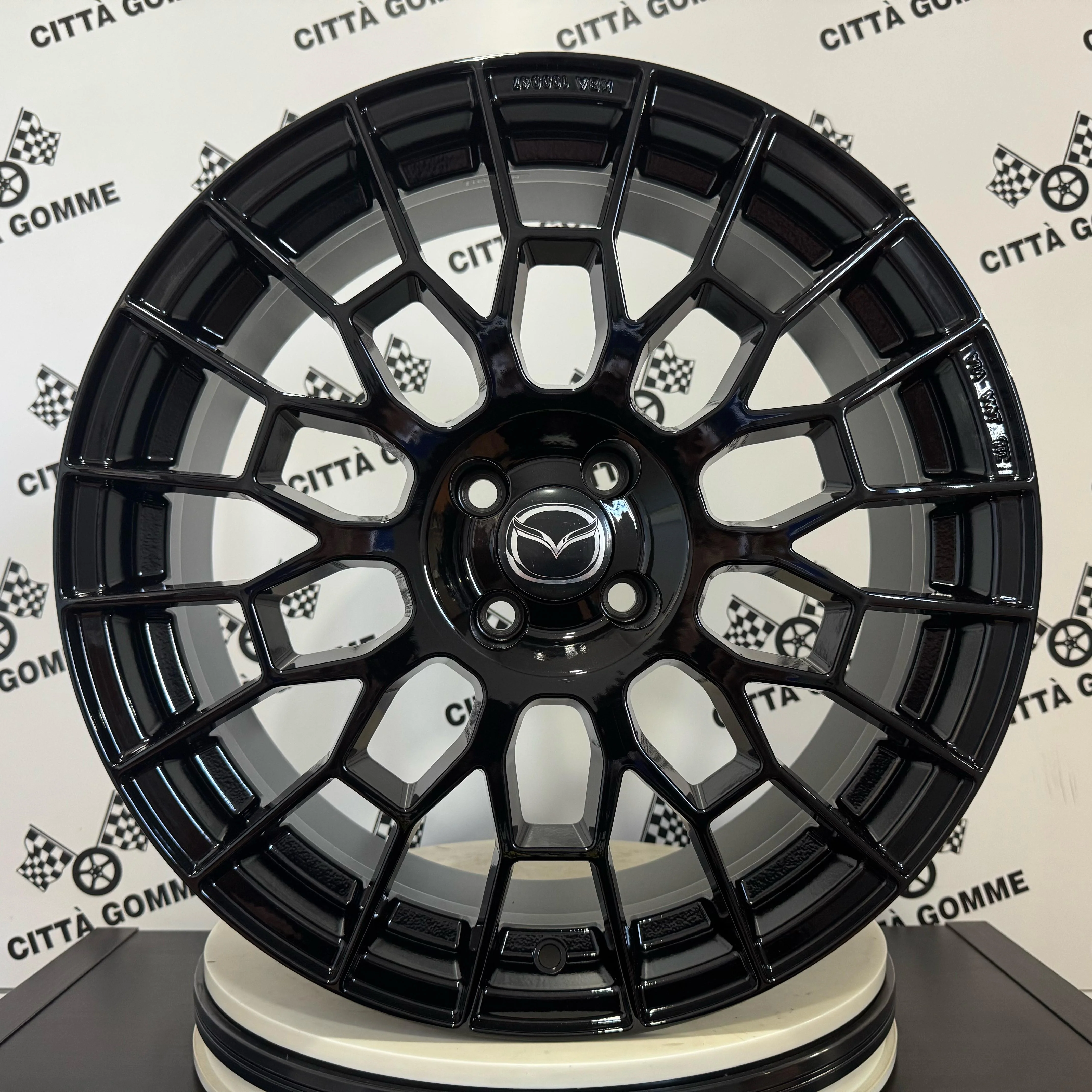 Set da 4 Cerchi in lega APX per MAZDA MX-5 2 323
