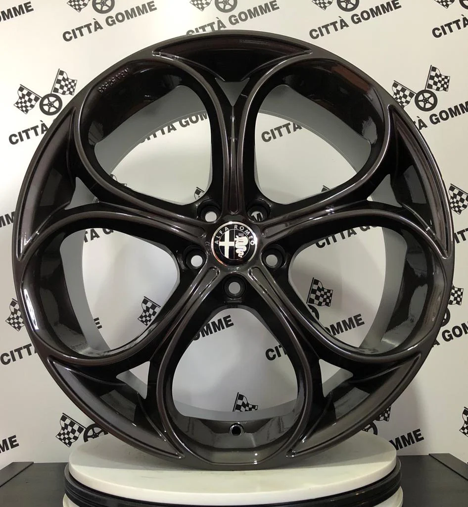 Set da 4 Cerchi in lega Drake per Alfa Romeo Giulia Doppia Misura - Image 3