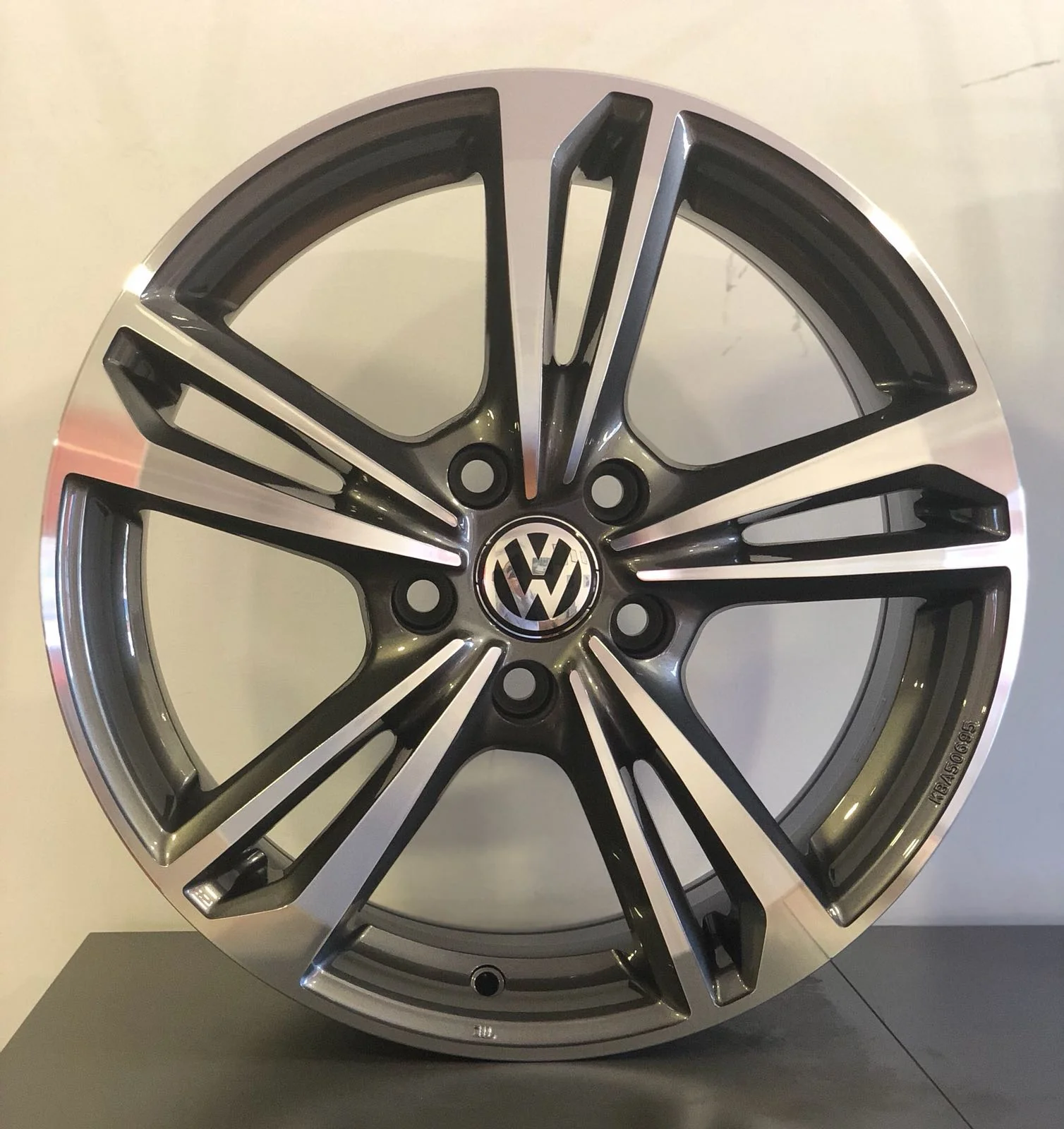 Set da 4 Cerchi in lega Astral per Volkswagen Polo T-Cross Fox New Beetle Vento Golf IV - Image 3