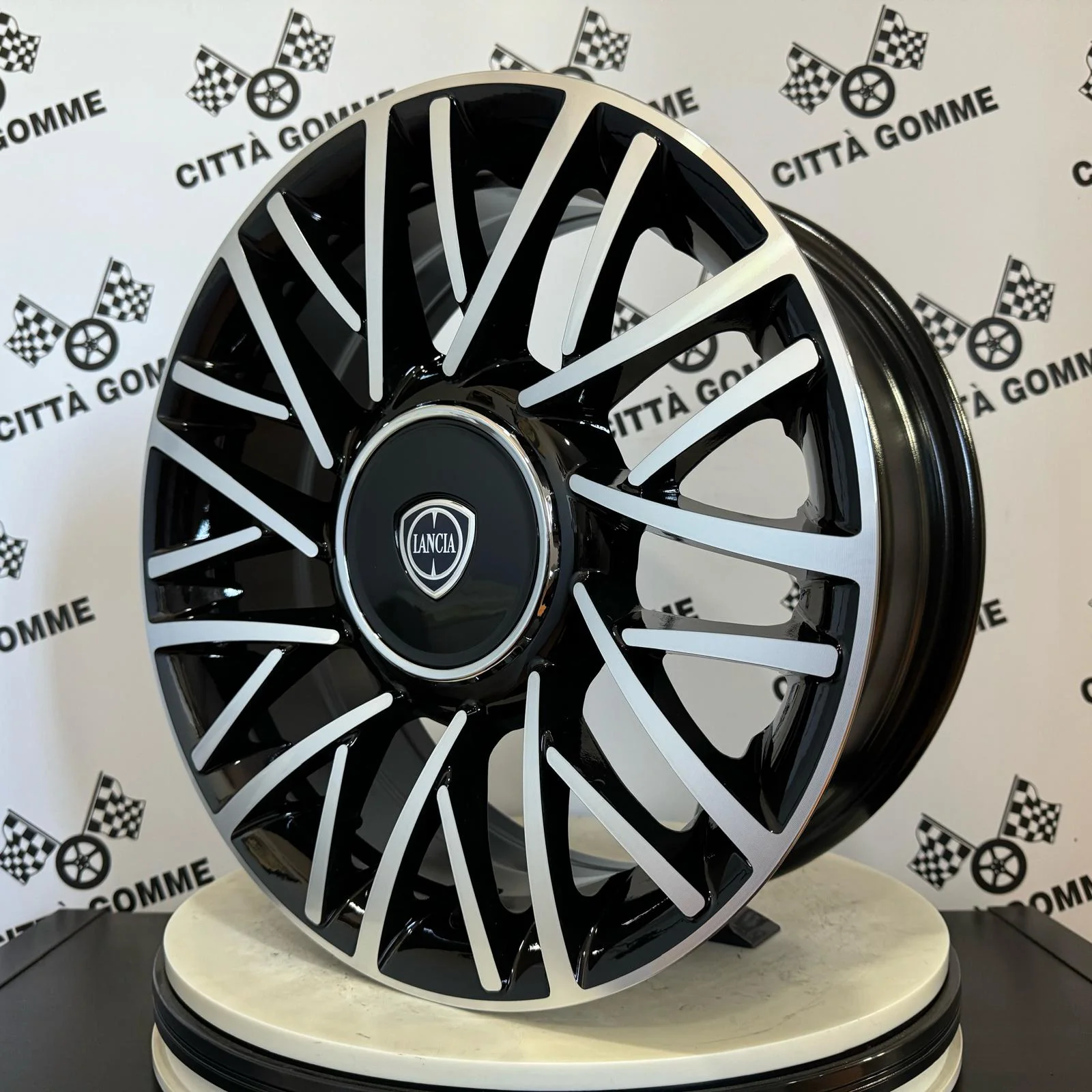 Set da 4 Cerchi in lega 741 per Lancia Ypsilon Musa Delta Y - Image 2