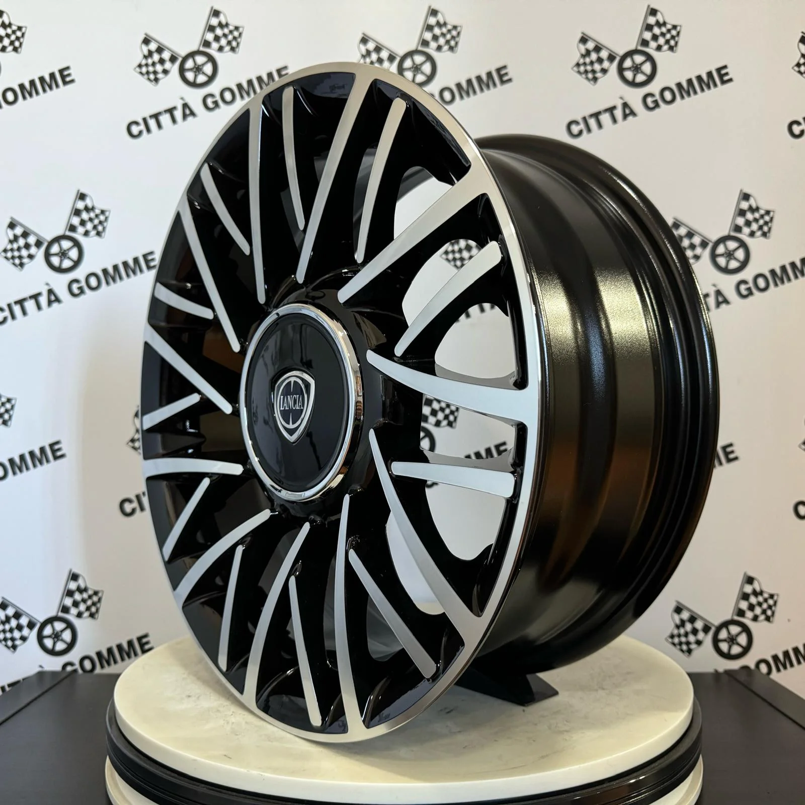 Set da 4 Cerchi in lega 741 per Lancia Ypsilon Musa Delta Y - Image 4