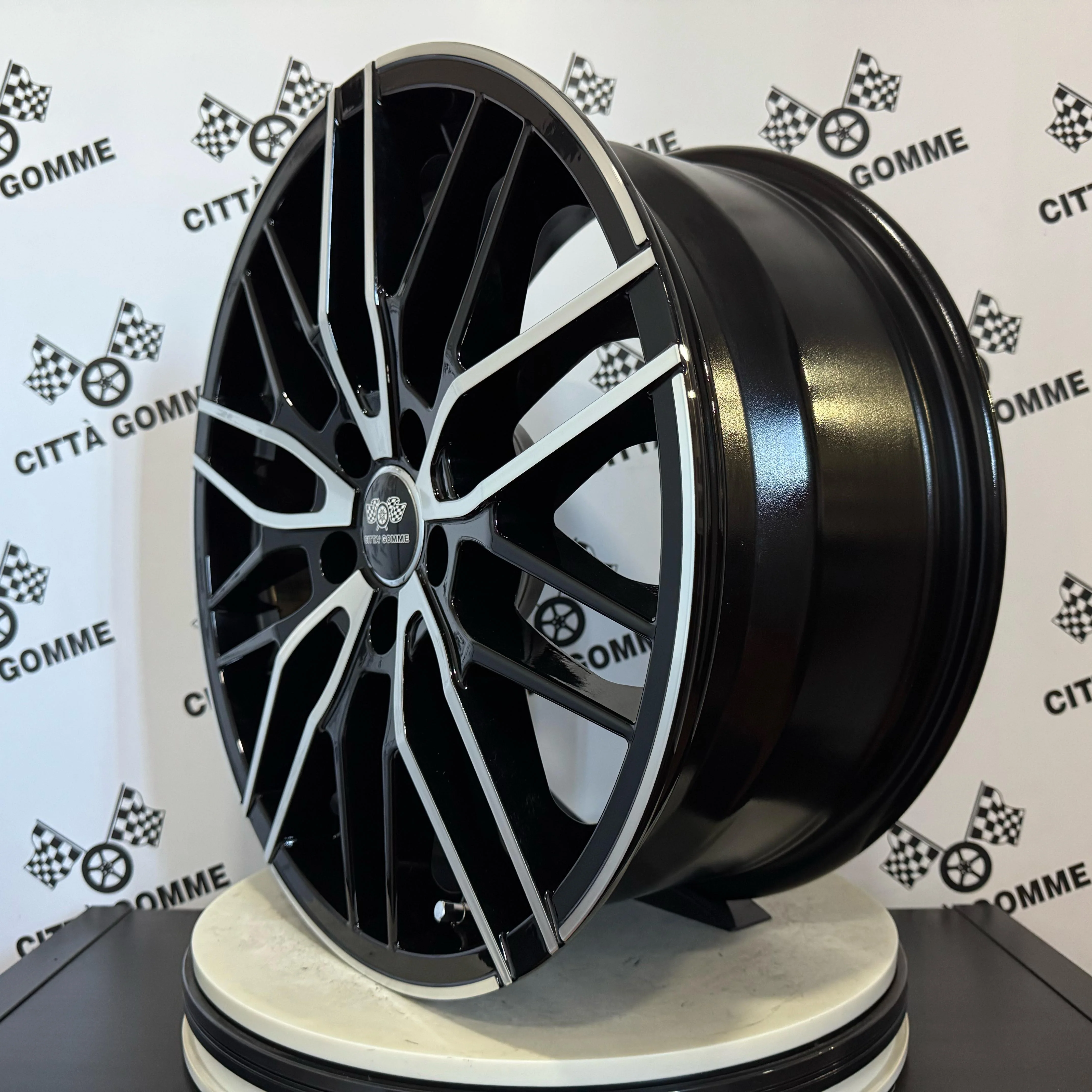 Set da 4 Cerchi in lega Msw72 per Volkswagen Golf 5 6 7 8 T-Roc Tiguan Eos Touran Caddy Jetta Beetle Sharan ID3 - Image 3