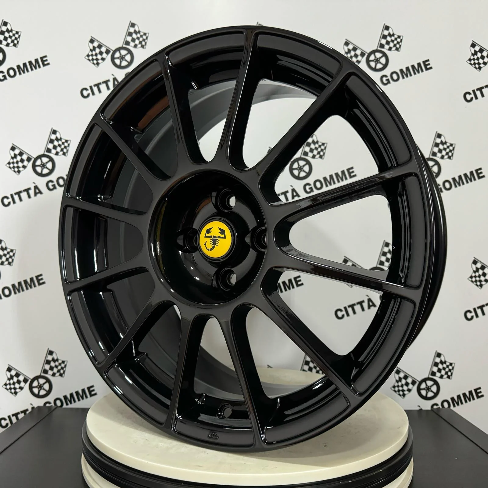 Set da 4 Cerchi in lega DEDICATI Abarth 500 595 SS esseesse YELLOW - Image 2