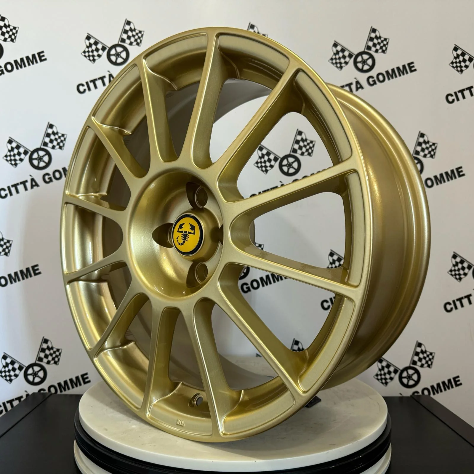 Set da 4 Cerchi in lega DEDICATI Abarth 500 595 SS esseesse YELLOW - Image 8