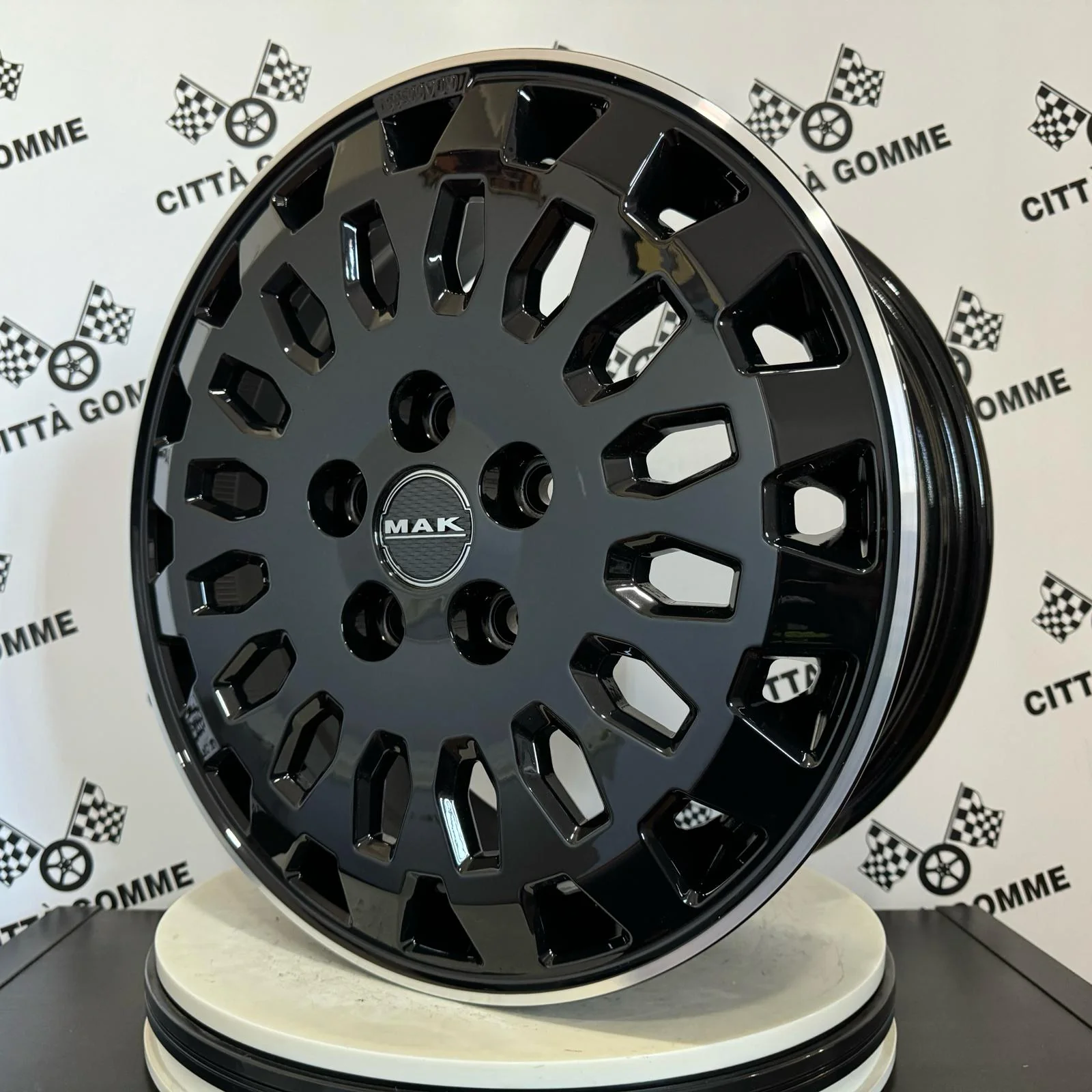 Set da 4 Cerchi in lega OVERLAND per FIAT TALENTO - Image 2