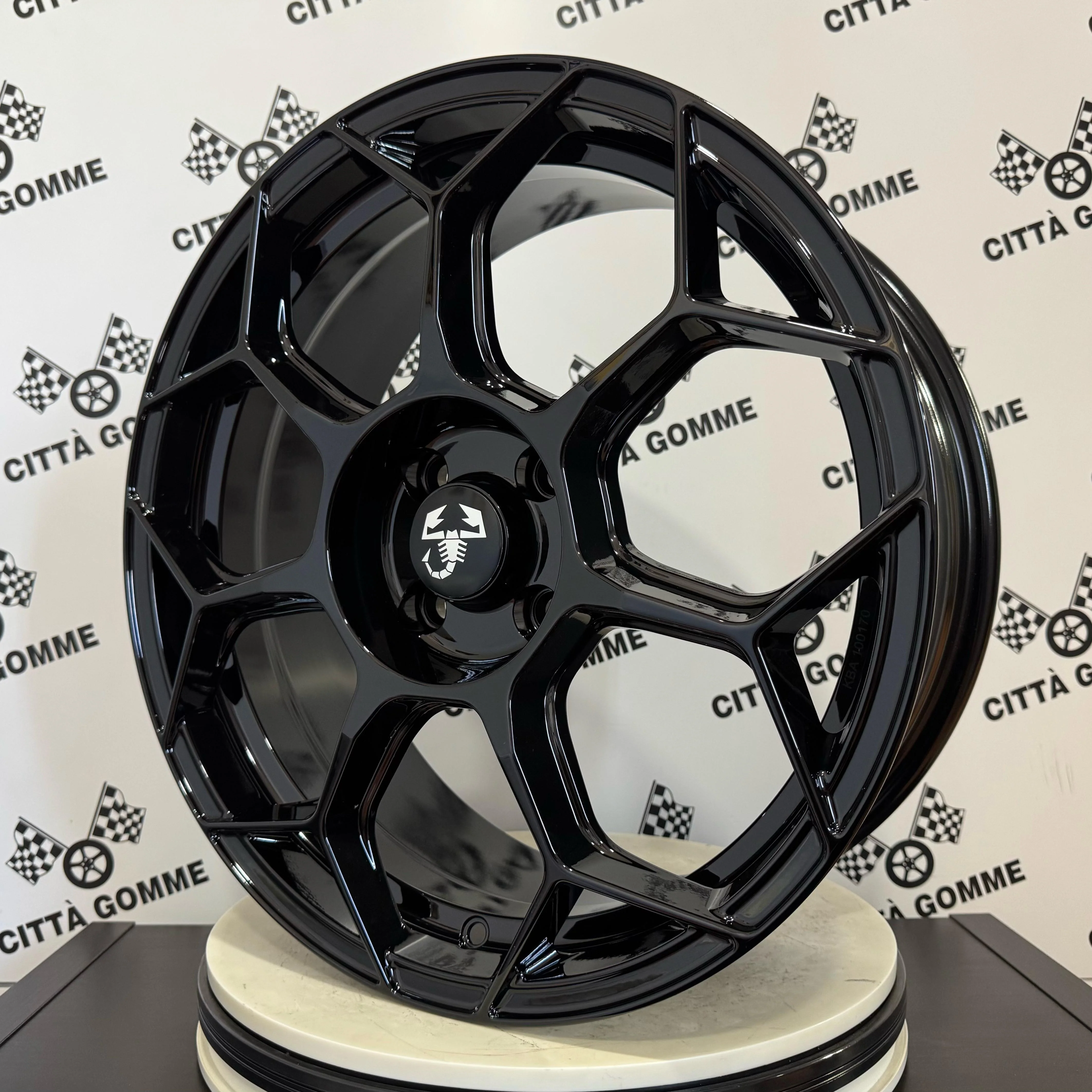 Set da 4 Cerchi in lega RACEWAY per Abarth 500 595 SS esseesse (LOGO NERO) - Image 2