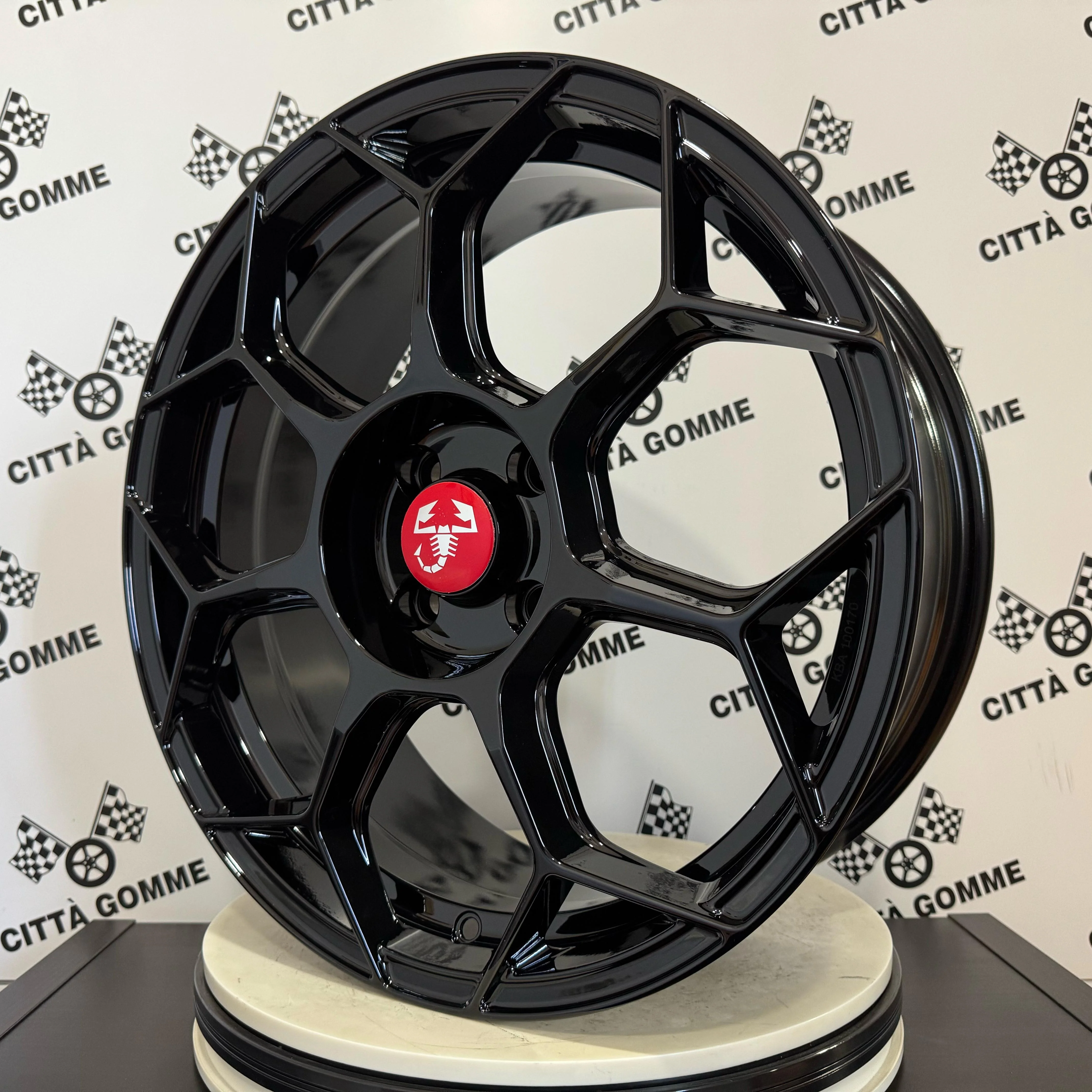 Set da 4 Cerchi in lega RACEWAY per Abarth 500 595 SS esseesse (LOGO ROSSO) - Image 2