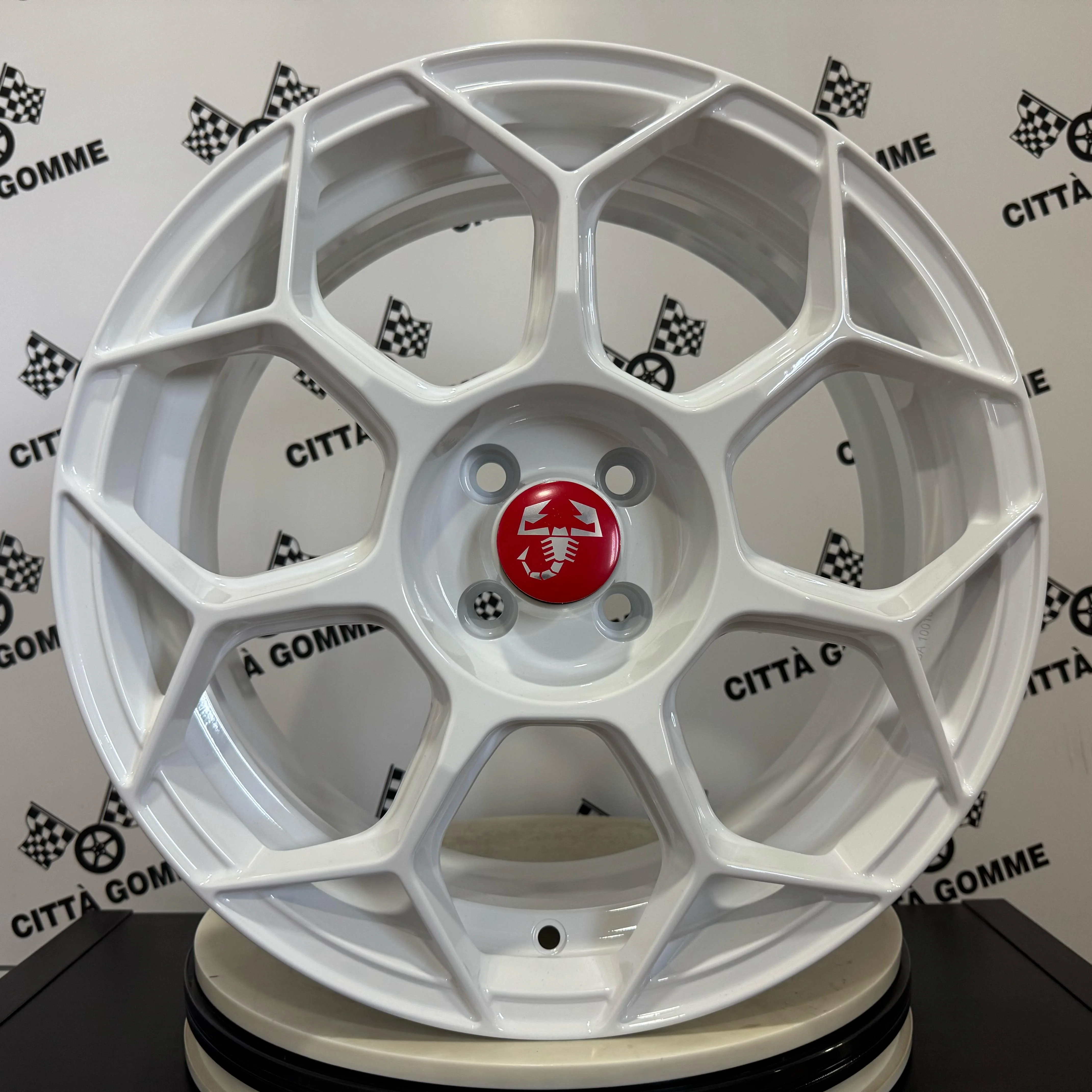 Set da 4 Cerchi in lega RACEWAY per Abarth 500 595 SS esseesse (LOGO ROSSO) - Image 3