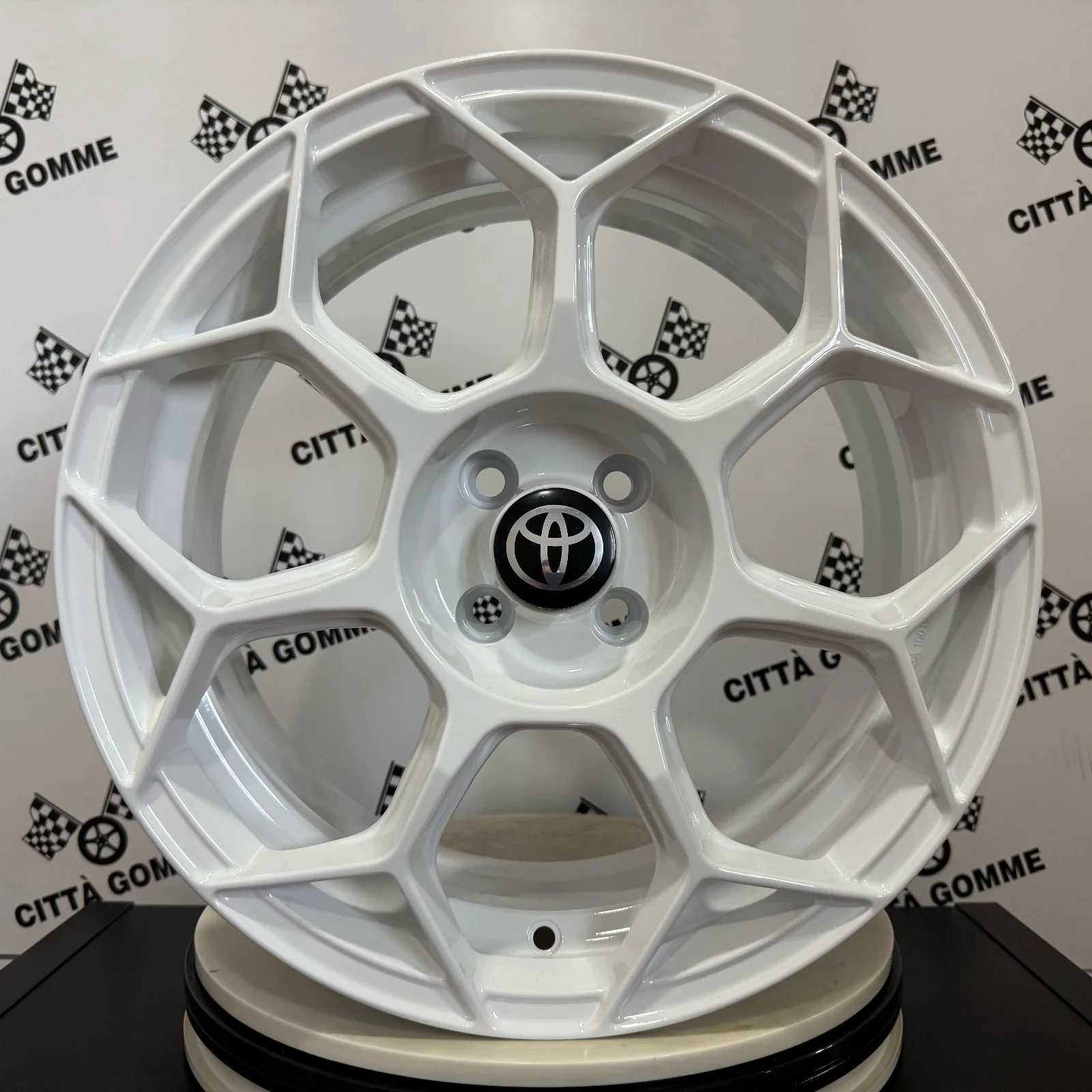 Set da 4 Cerchi in lega RACEWAY per TOYOTA COROLLA IQ YARIS - Image 3