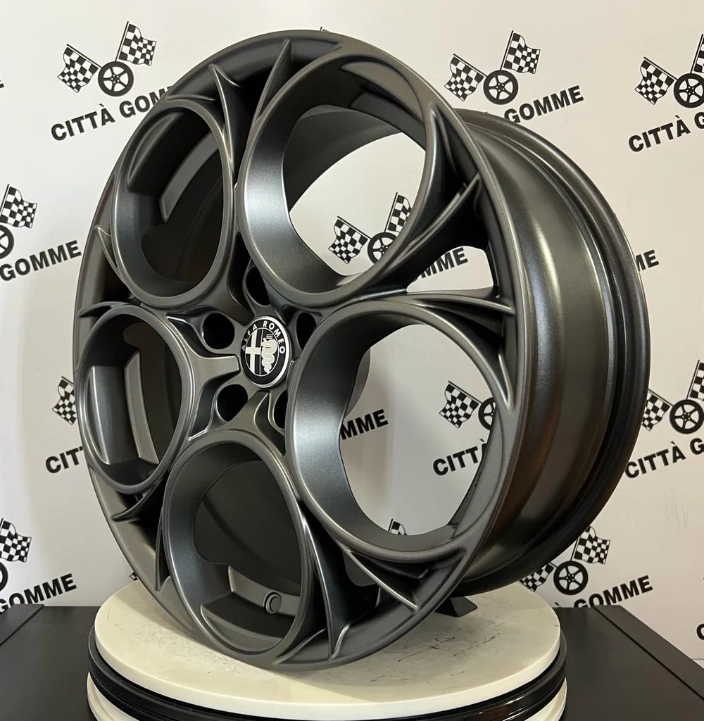 Set da 4 Cerchi in lega Scuderia per Alfa Romeo Giulia Doppia Misura - Image 2