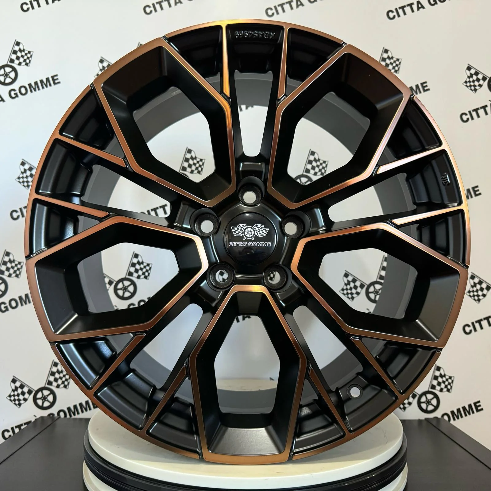 Set da 4 Cerchi in lega STILO per Infiniti Q30 / QX30 - Image 5