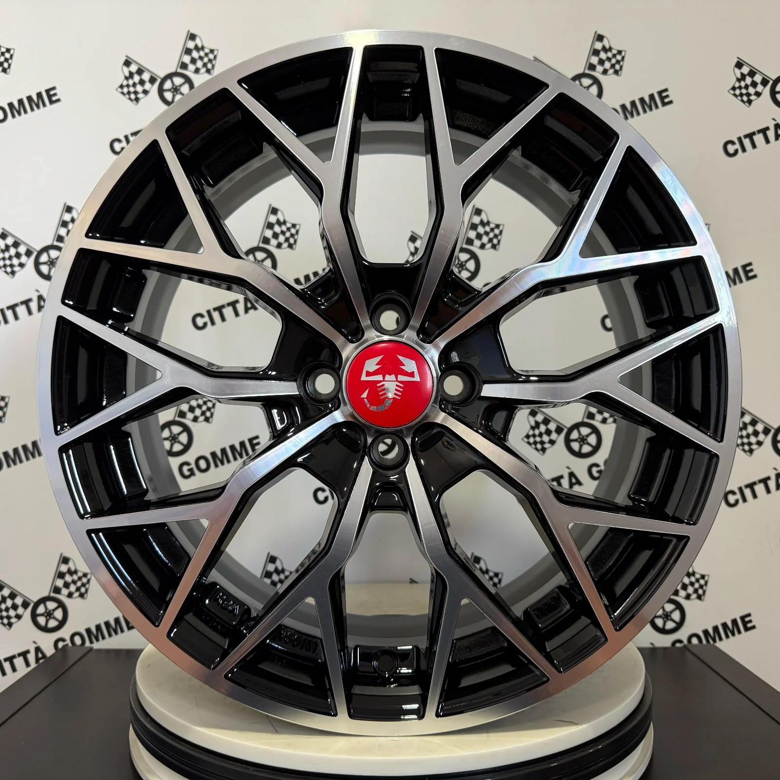 Set da 4 Cerchi in lega VIPERX per ABARTH 500 - Image 2