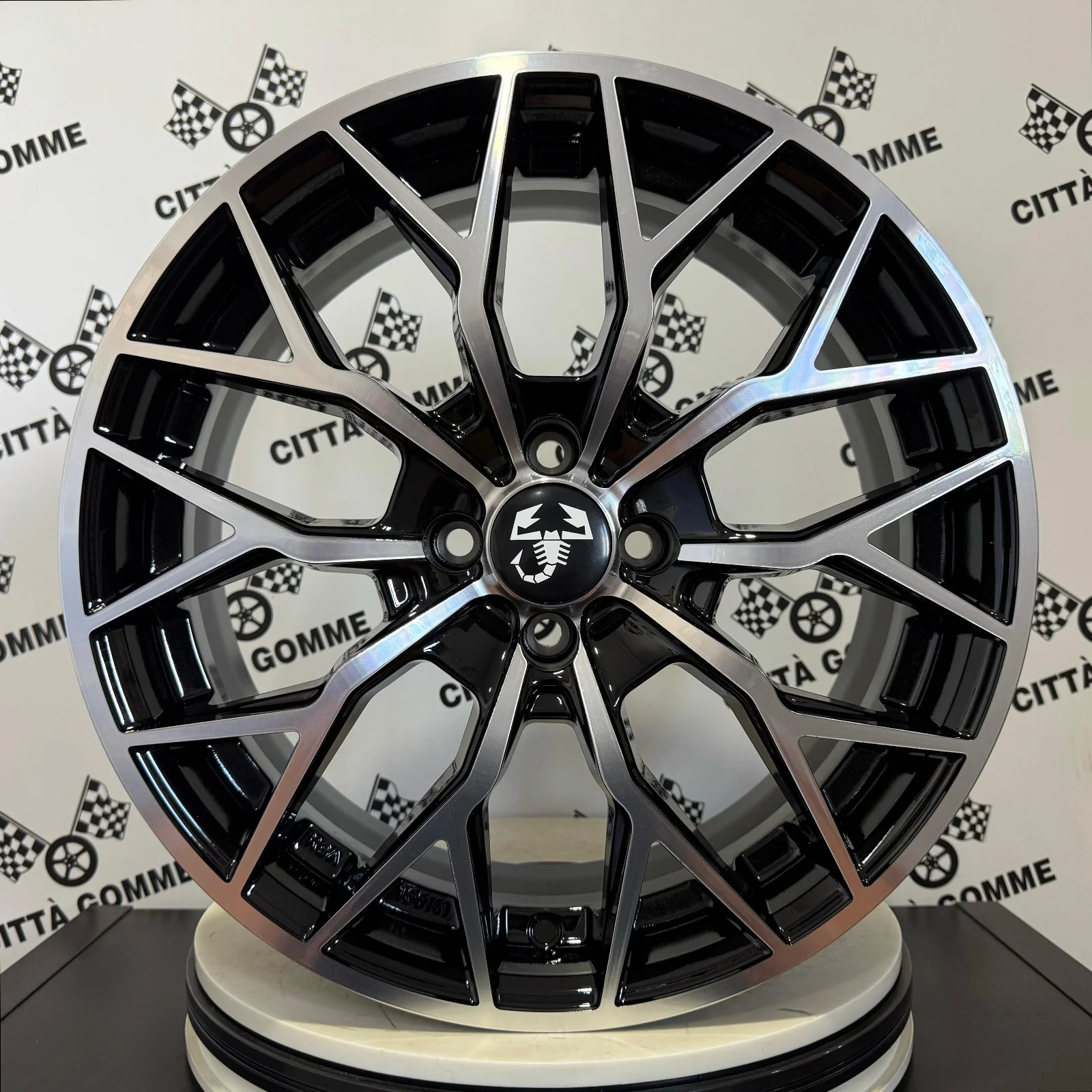 Set da 4 Cerchi in lega VIPERX per ABARTH 500 - Image 3