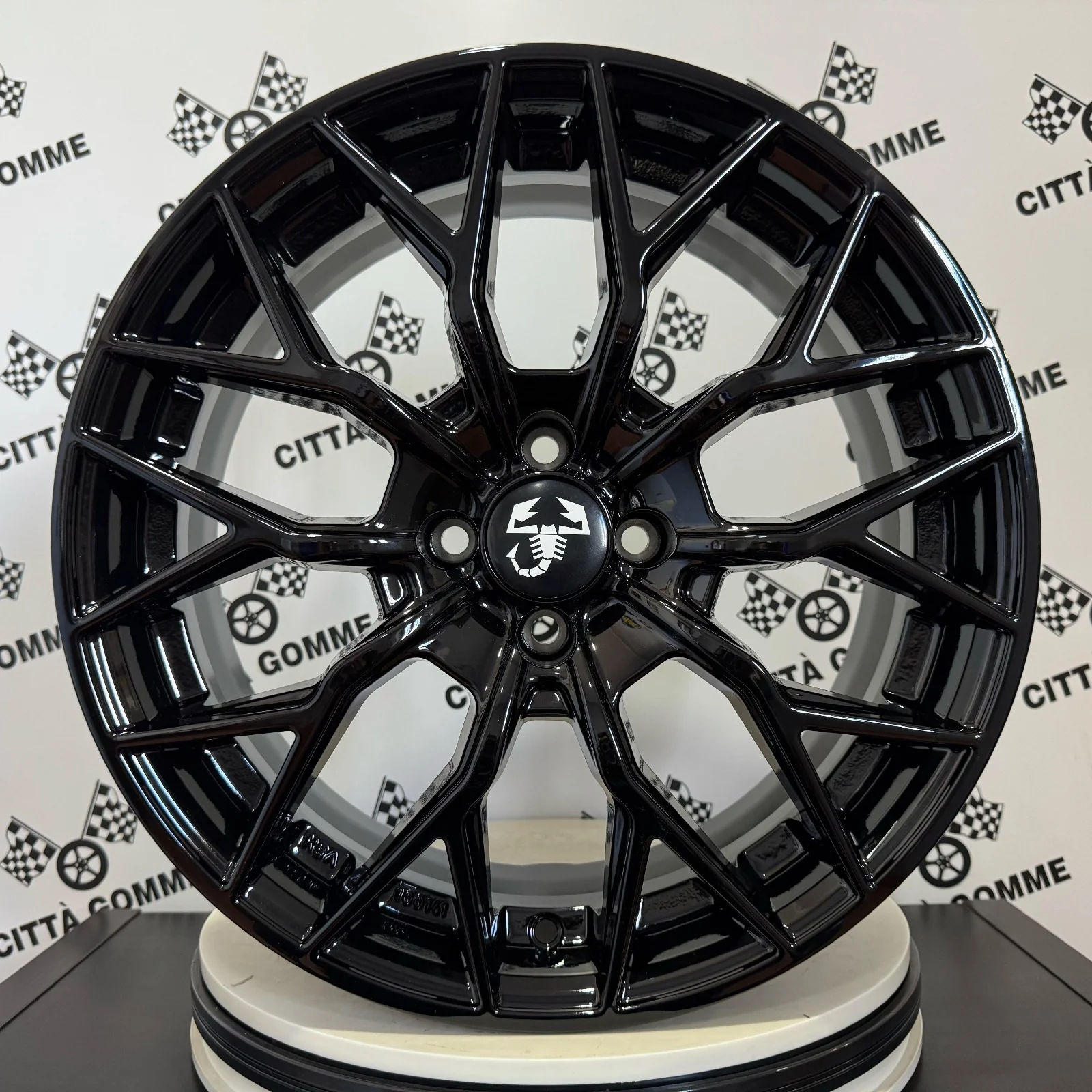Set da 4 Cerchi in lega VIPERX per ABARTH 500 - Image 5