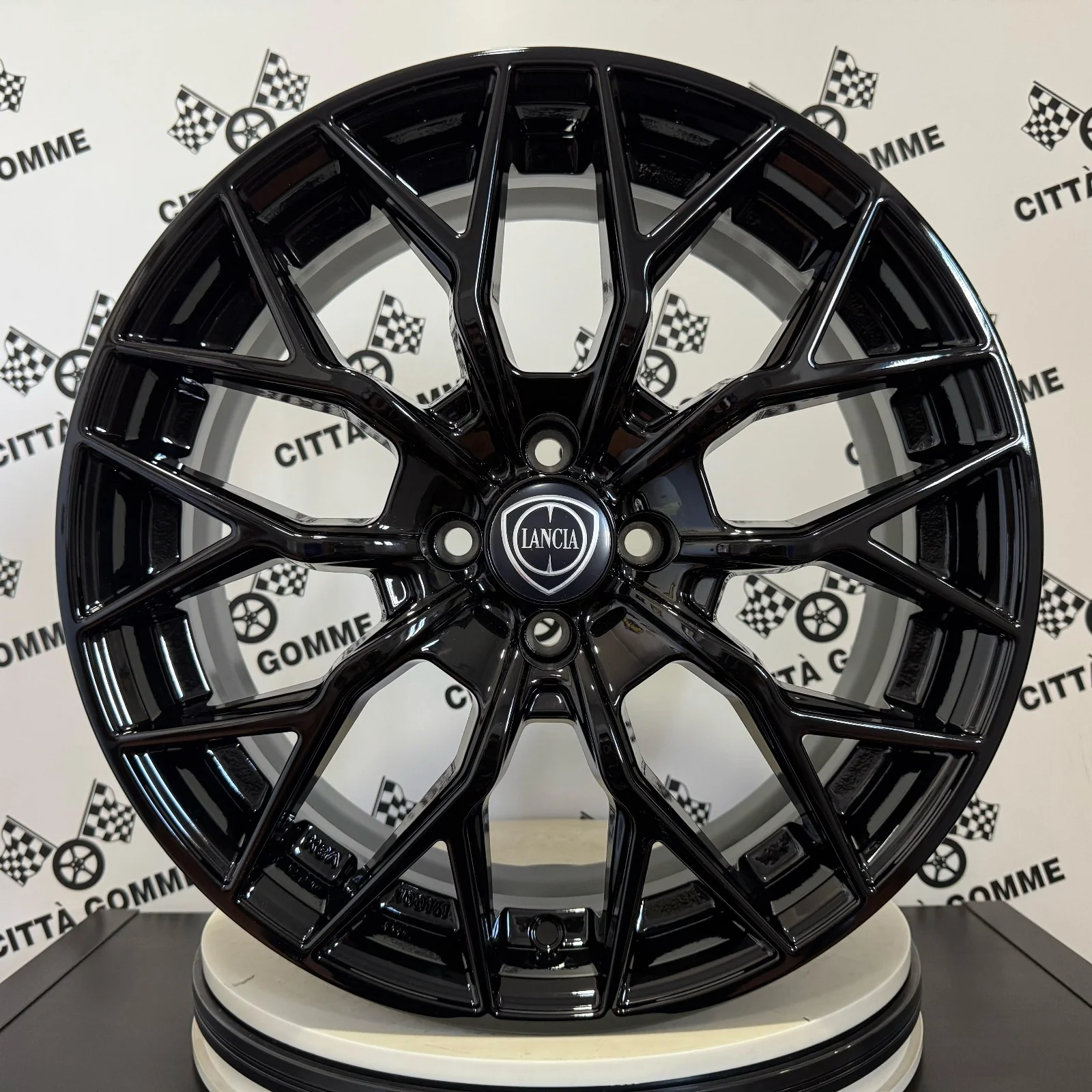 Set da 4 Cerchi in lega VIPERX per LANCIA YPSILON Y DELTA MUSA - Image 3